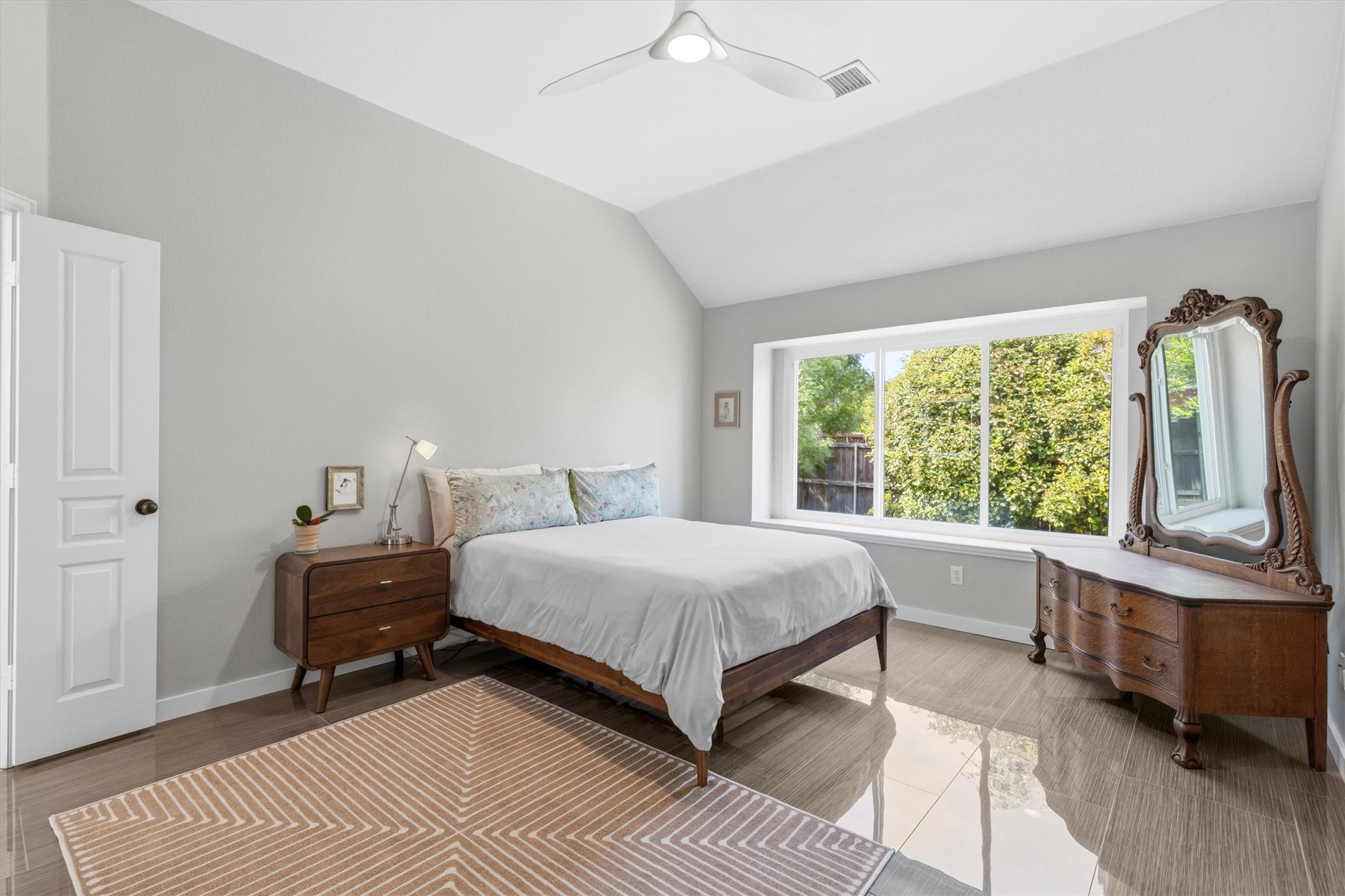 5124 Forest Lawn Drive