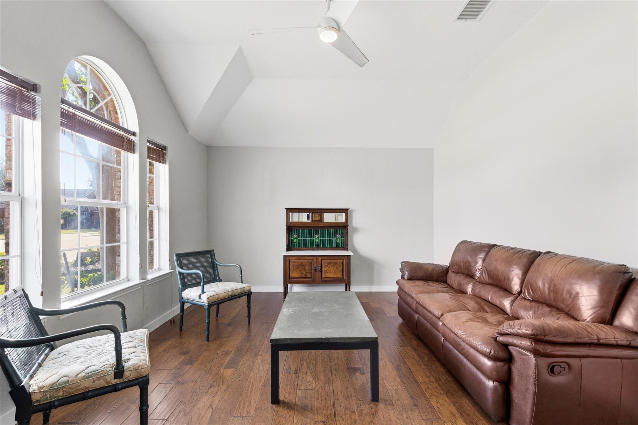 5124 Forest Lawn Drive