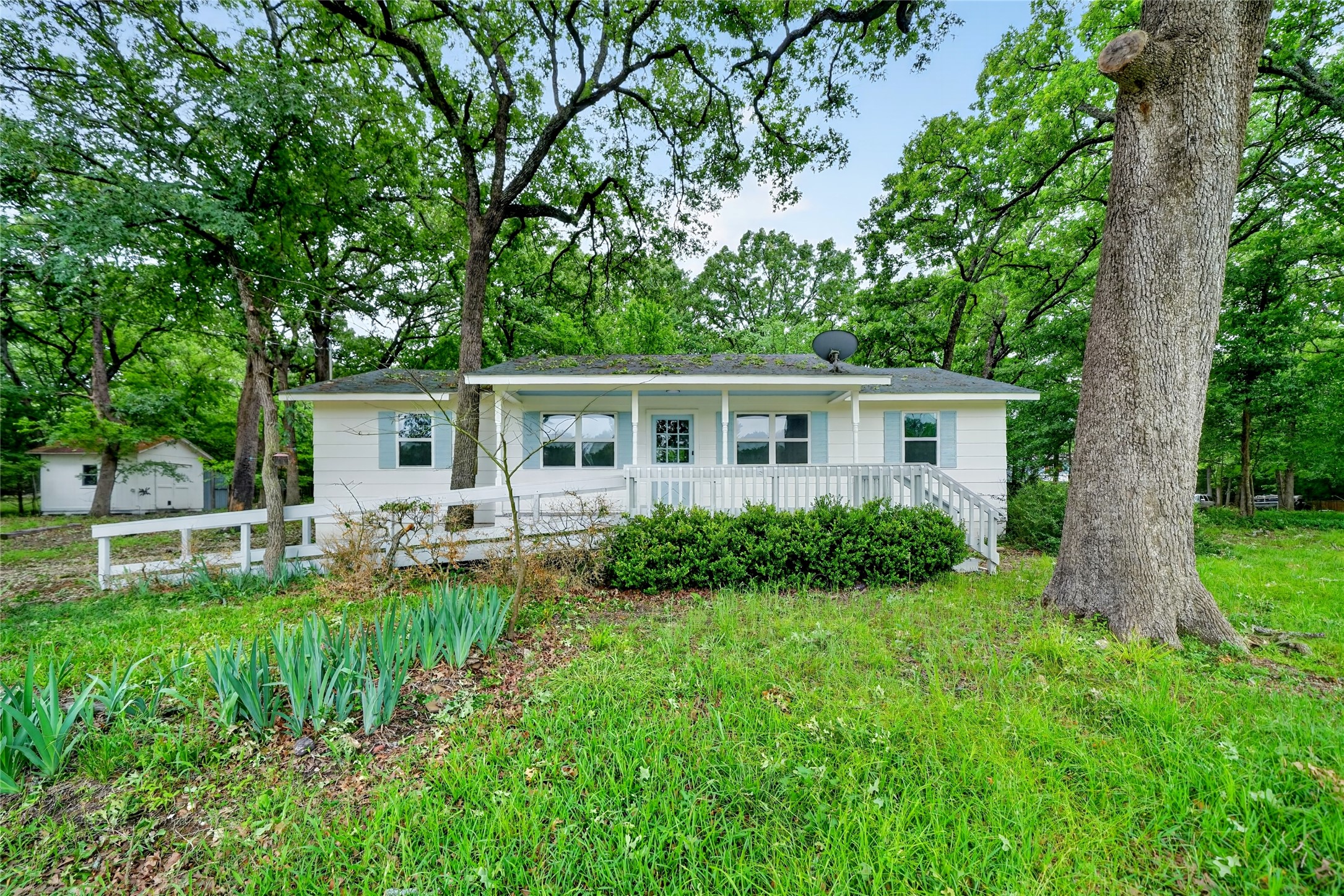 2752 Private Road 2410