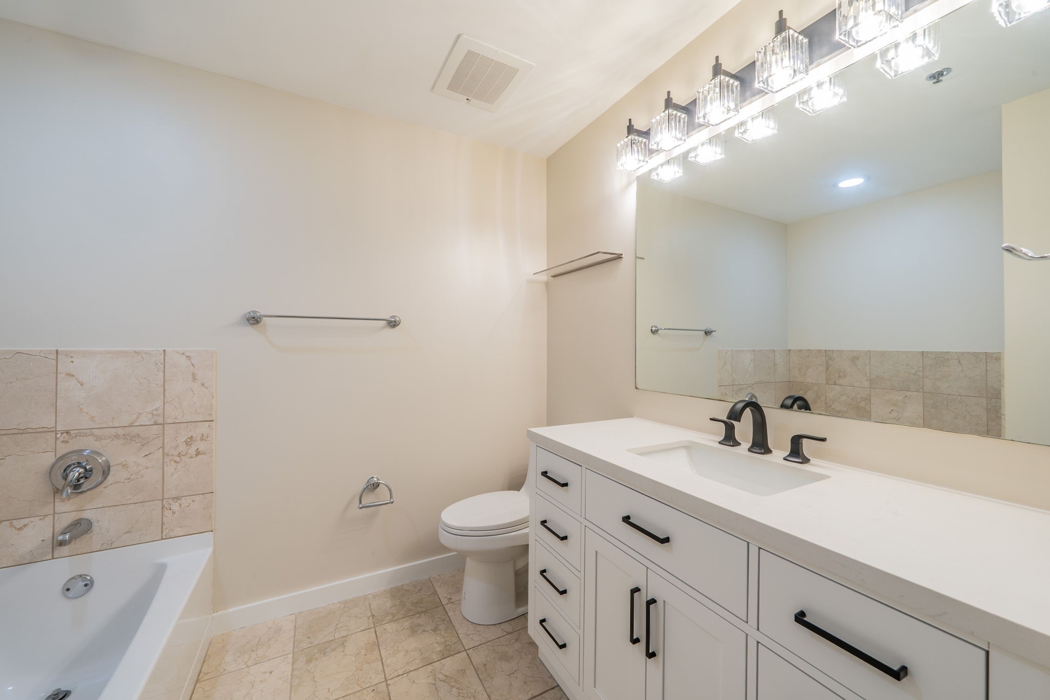 1200 Main Street 506