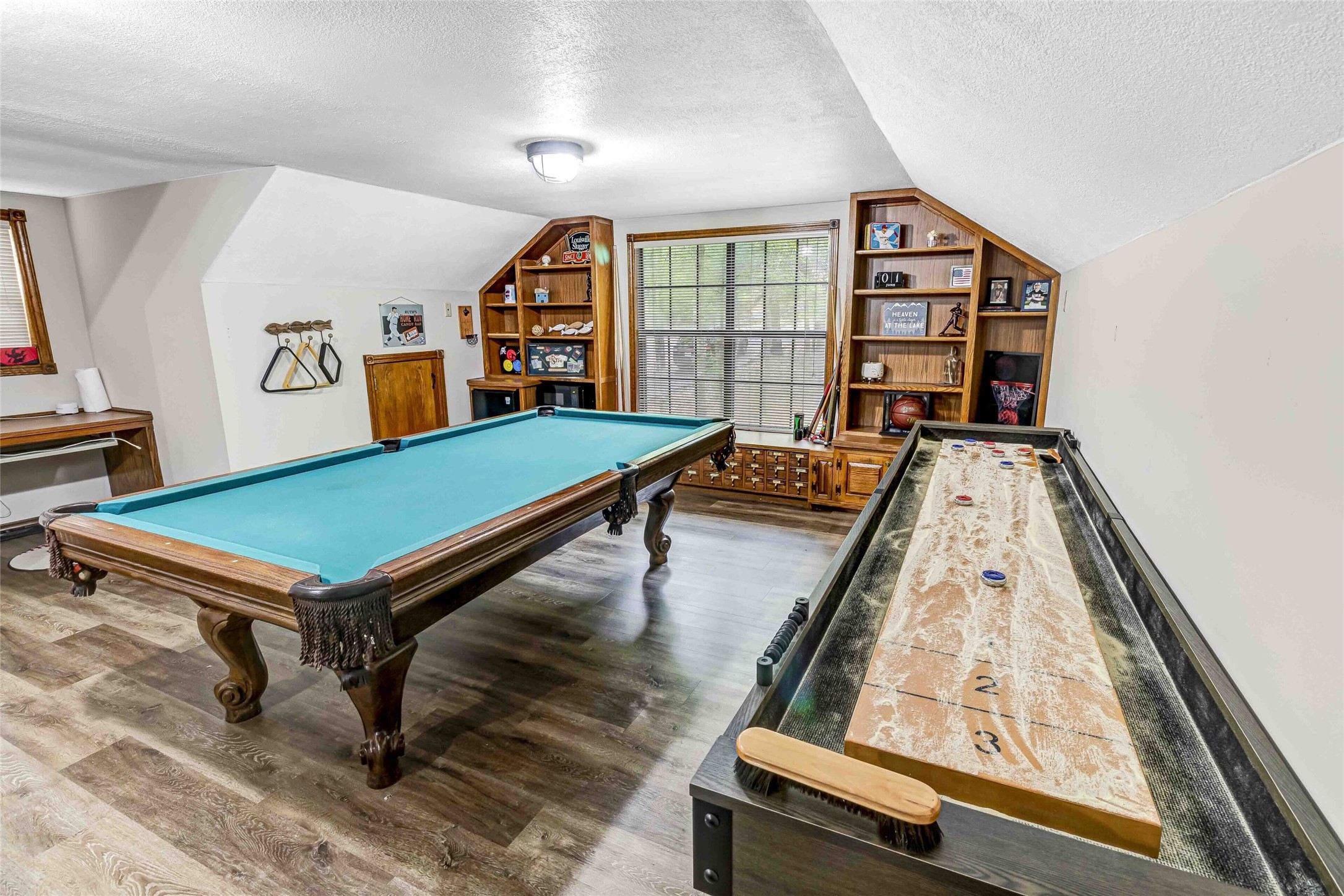 143 Winding Trail