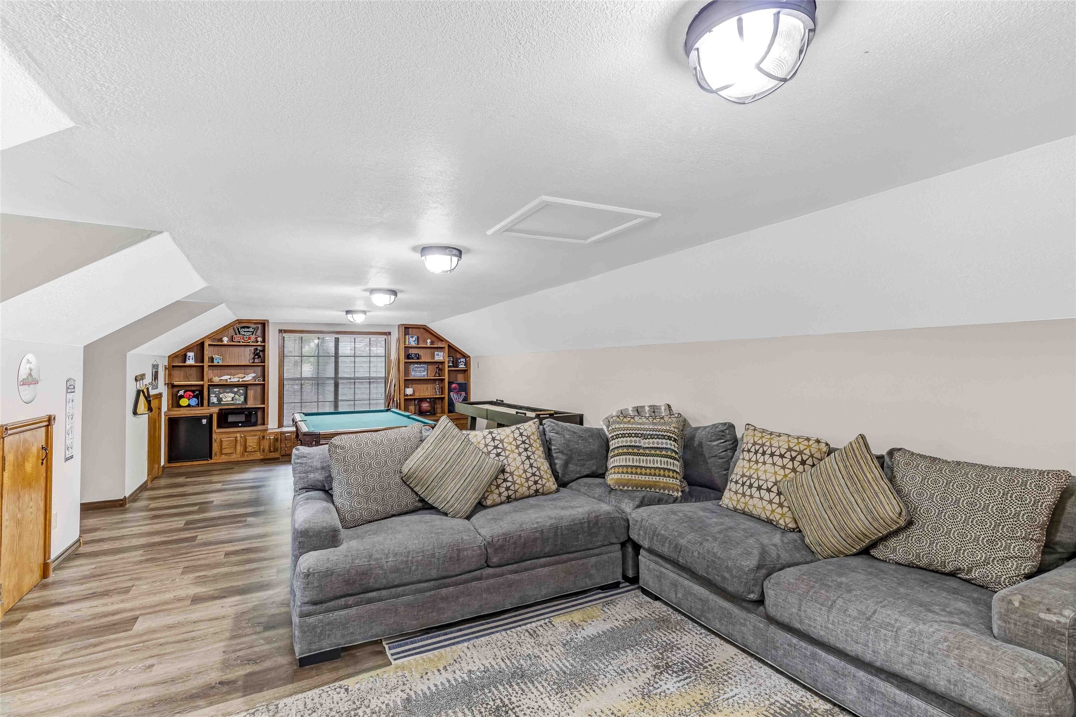 143 Winding Trail
