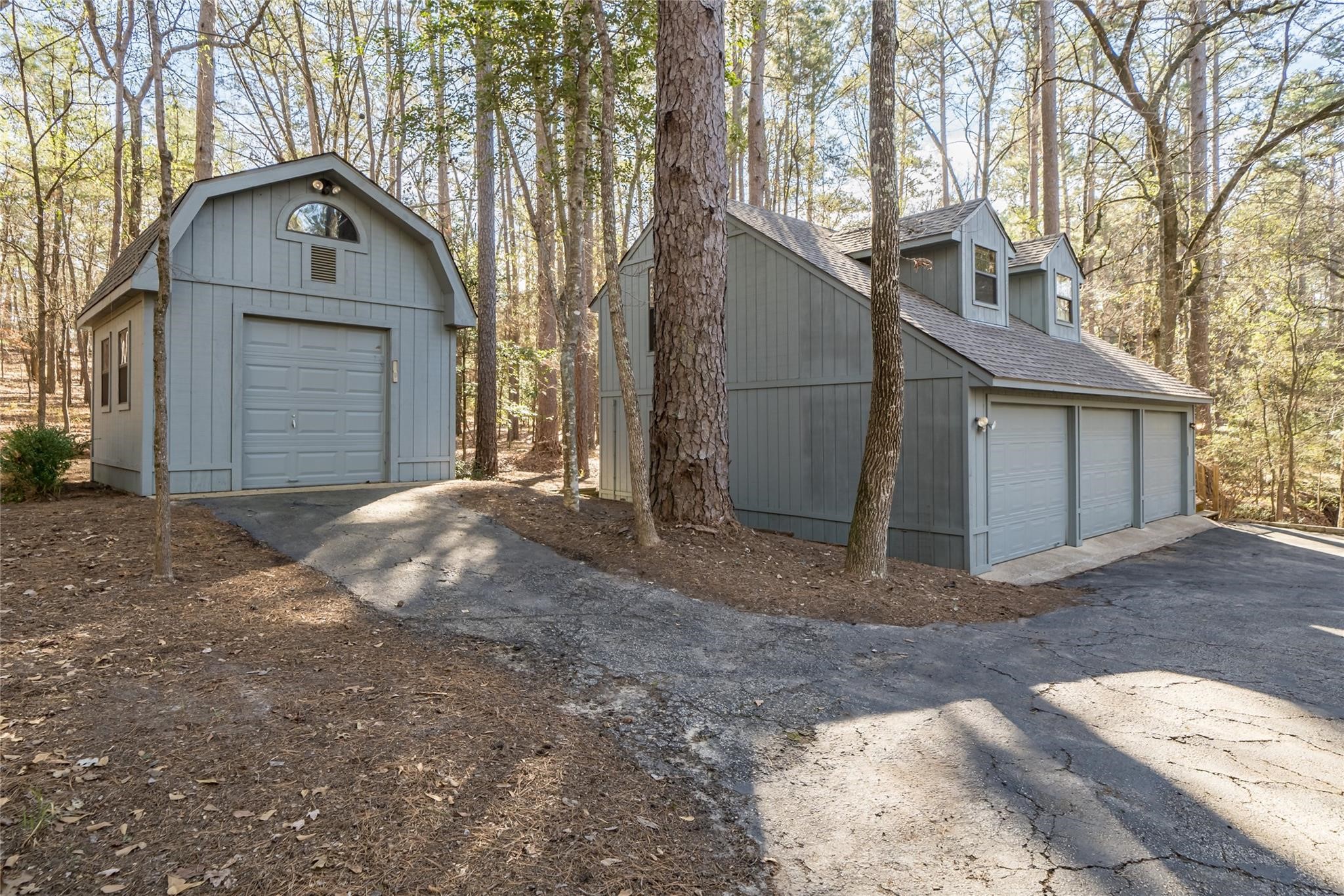 143 Winding Trail