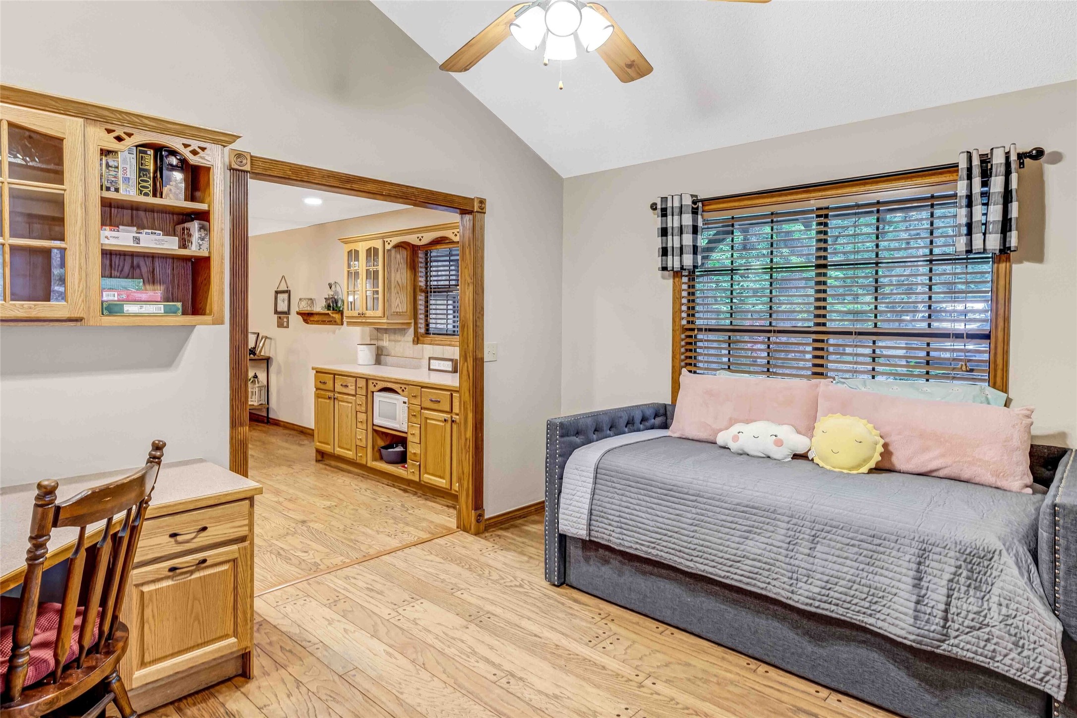 143 Winding Trail