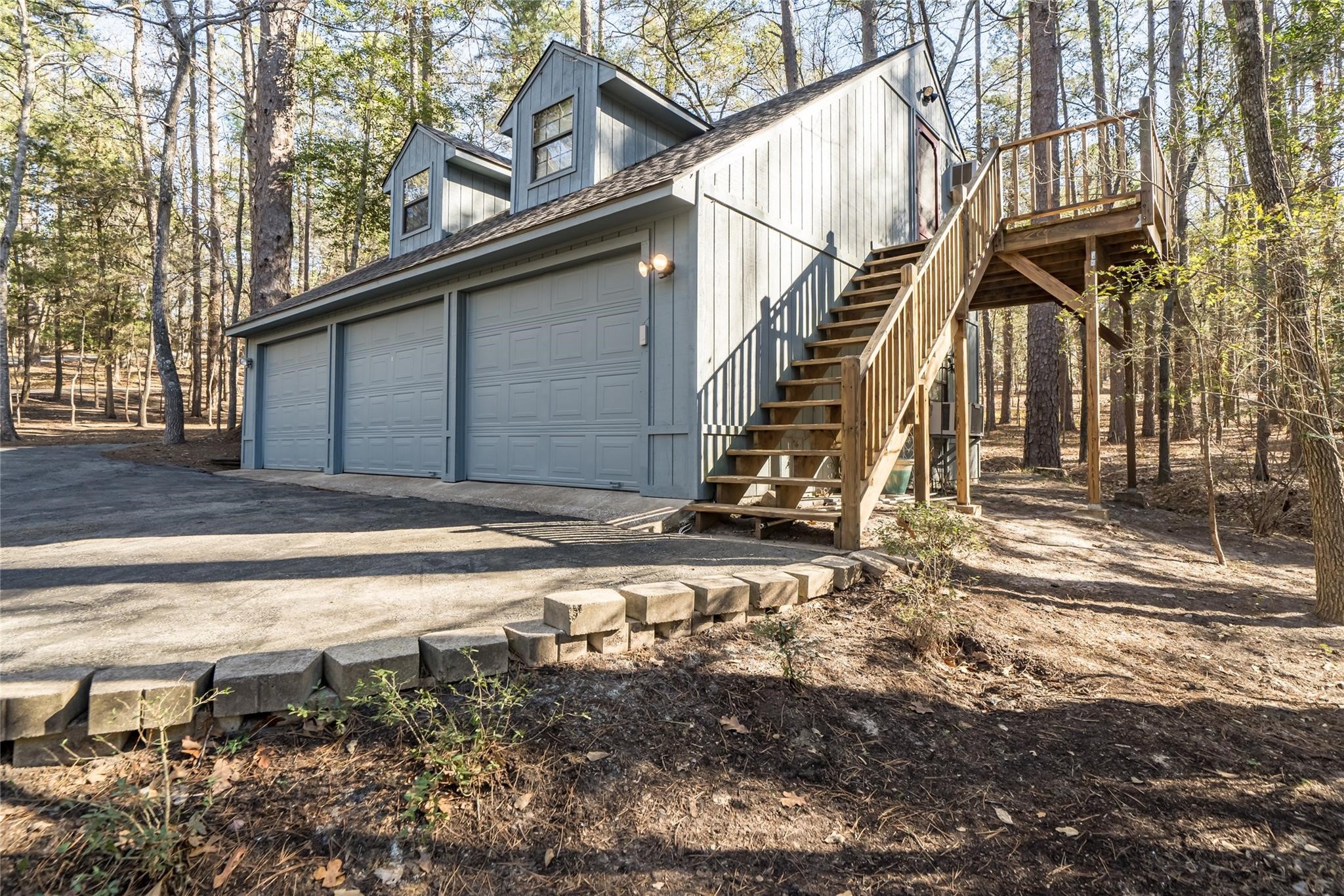143 Winding Trail
