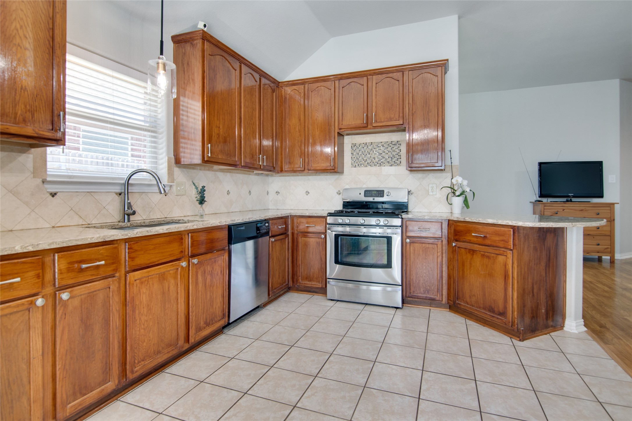 5520 Bandelier Trail