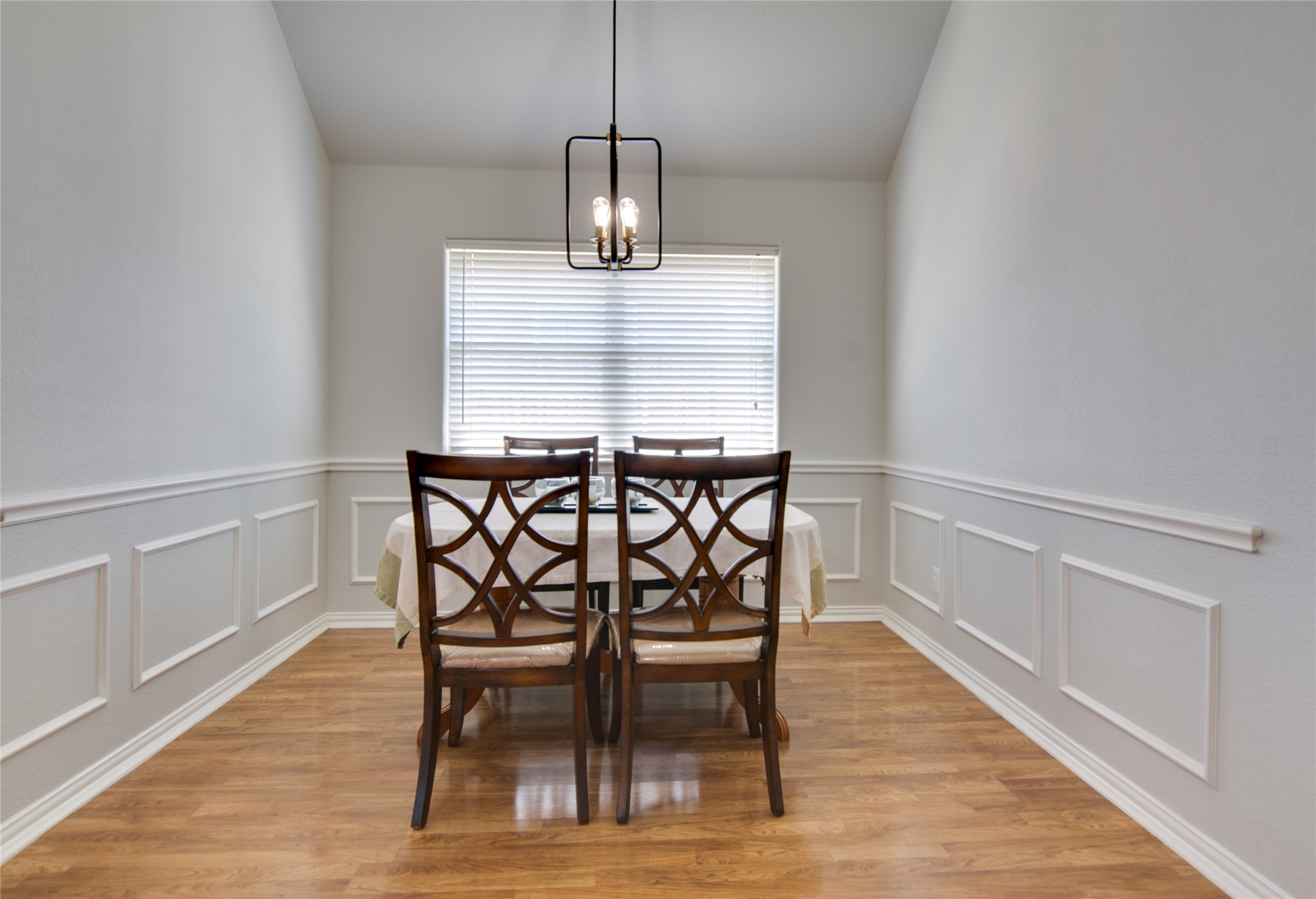 5520 Bandelier Trail