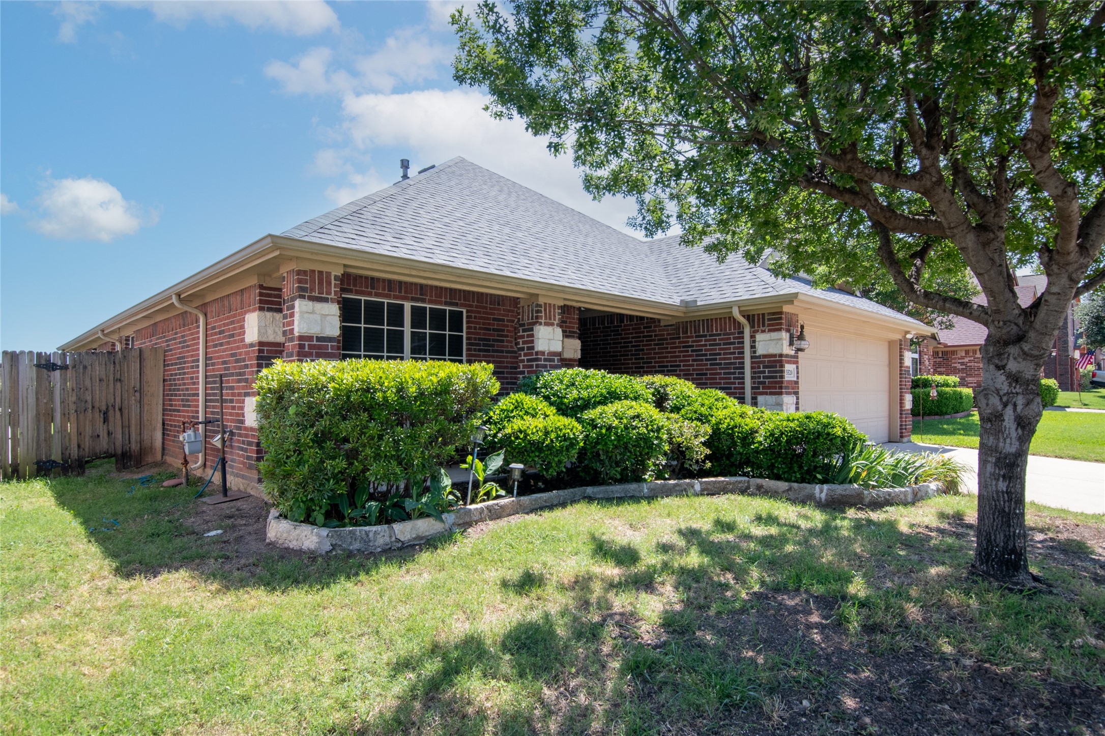 5520 Bandelier Trail