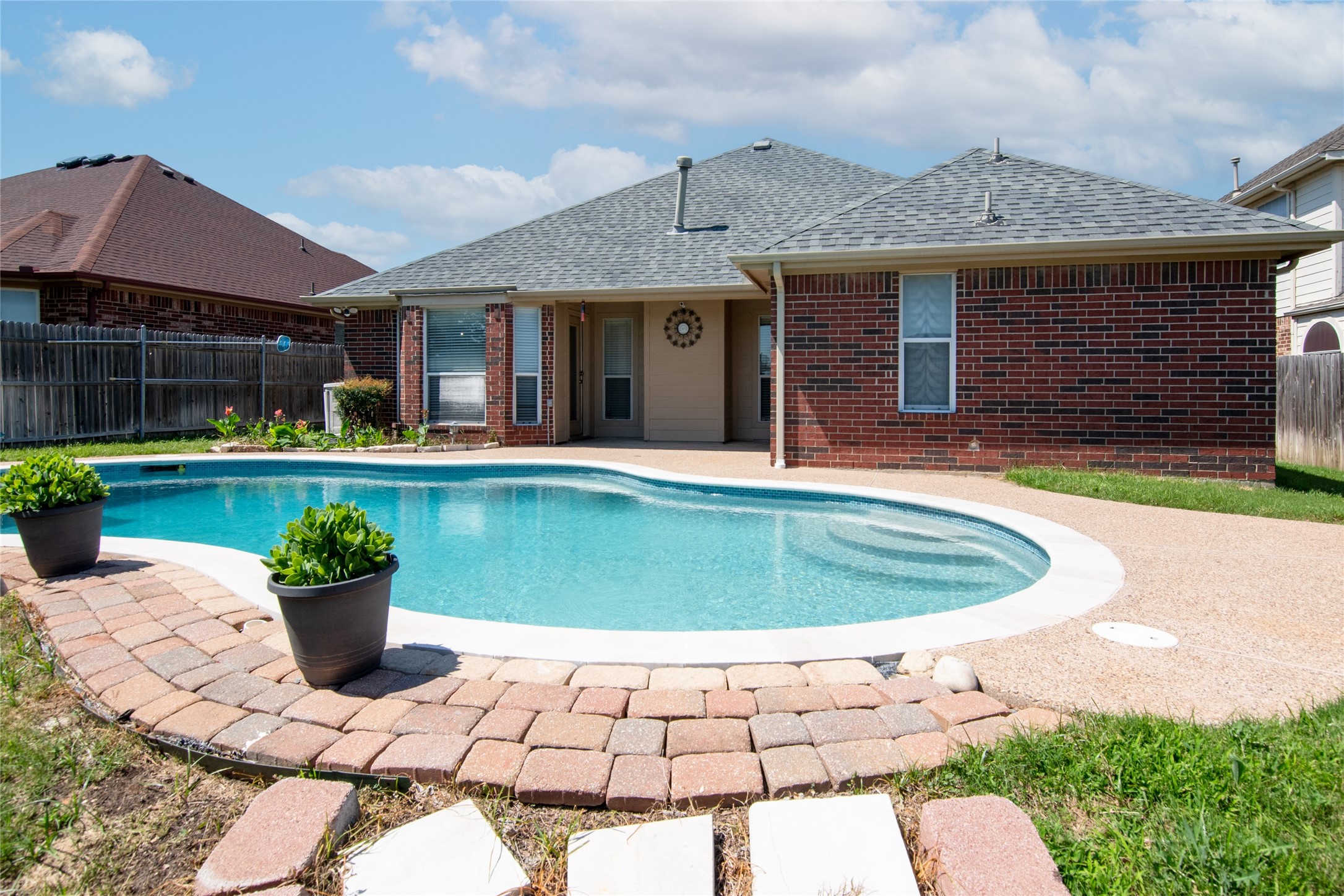 5520 Bandelier Trail