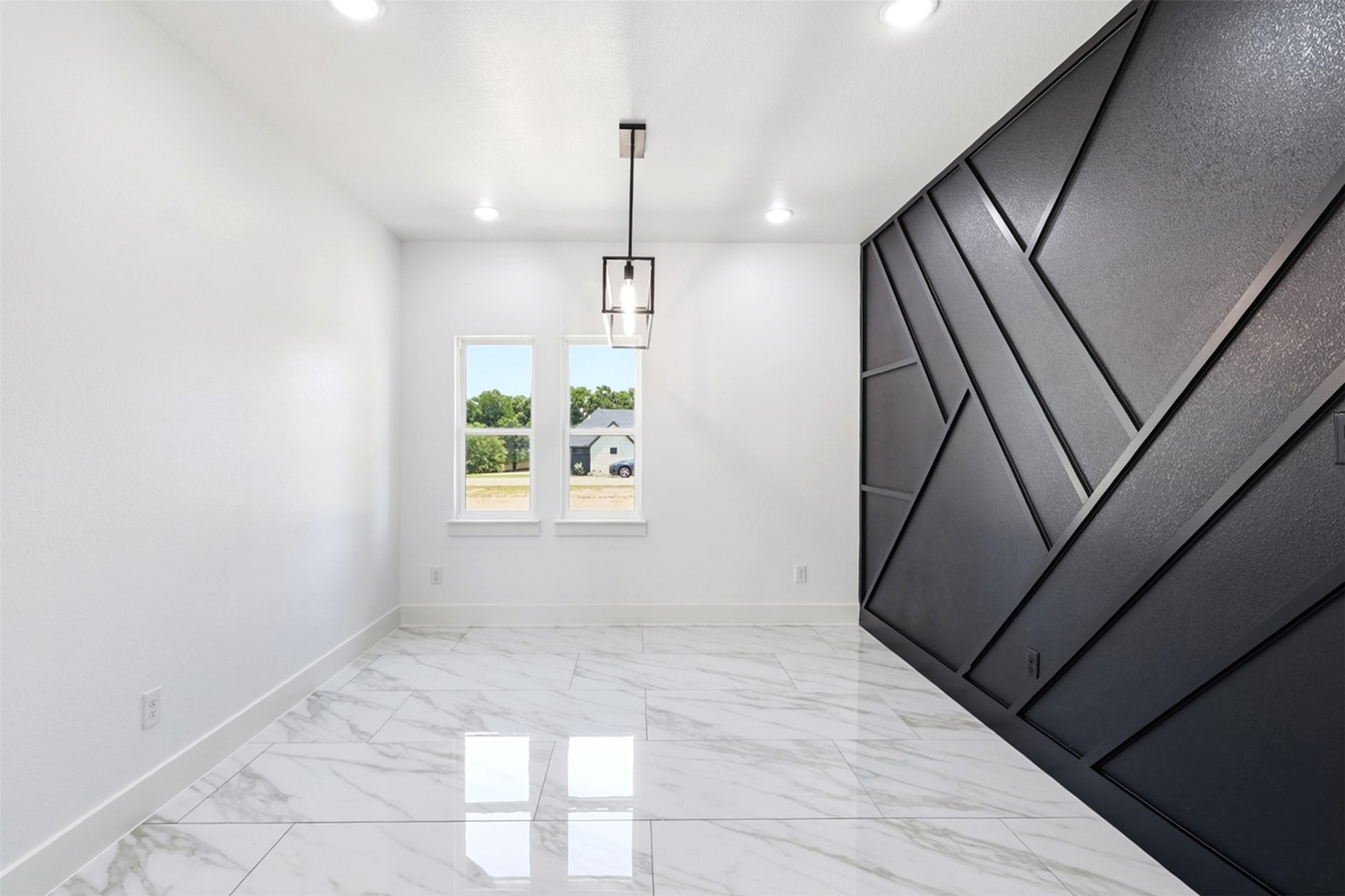 1055 Hidden Oaks Drive
