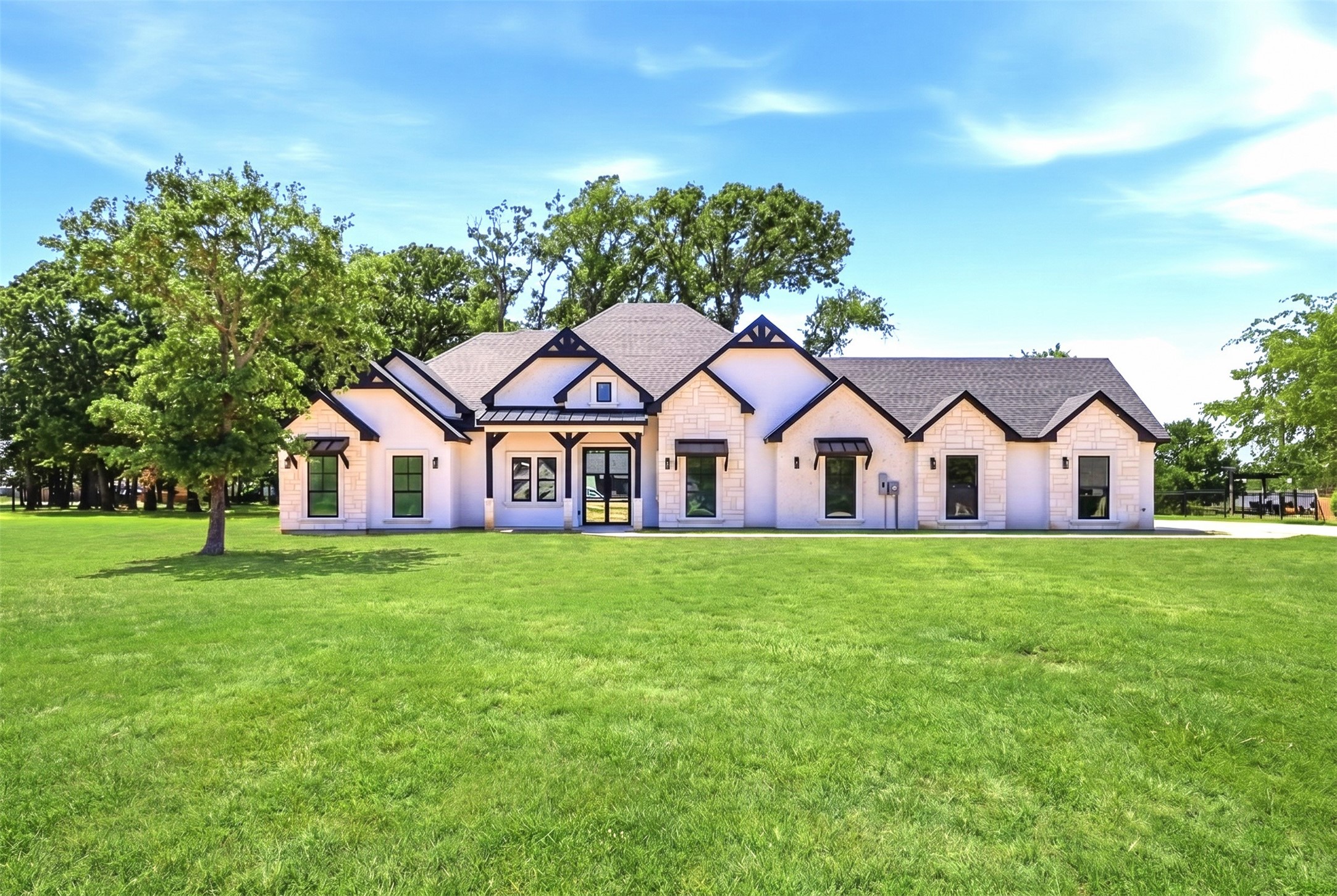 1055 Hidden Oaks Drive