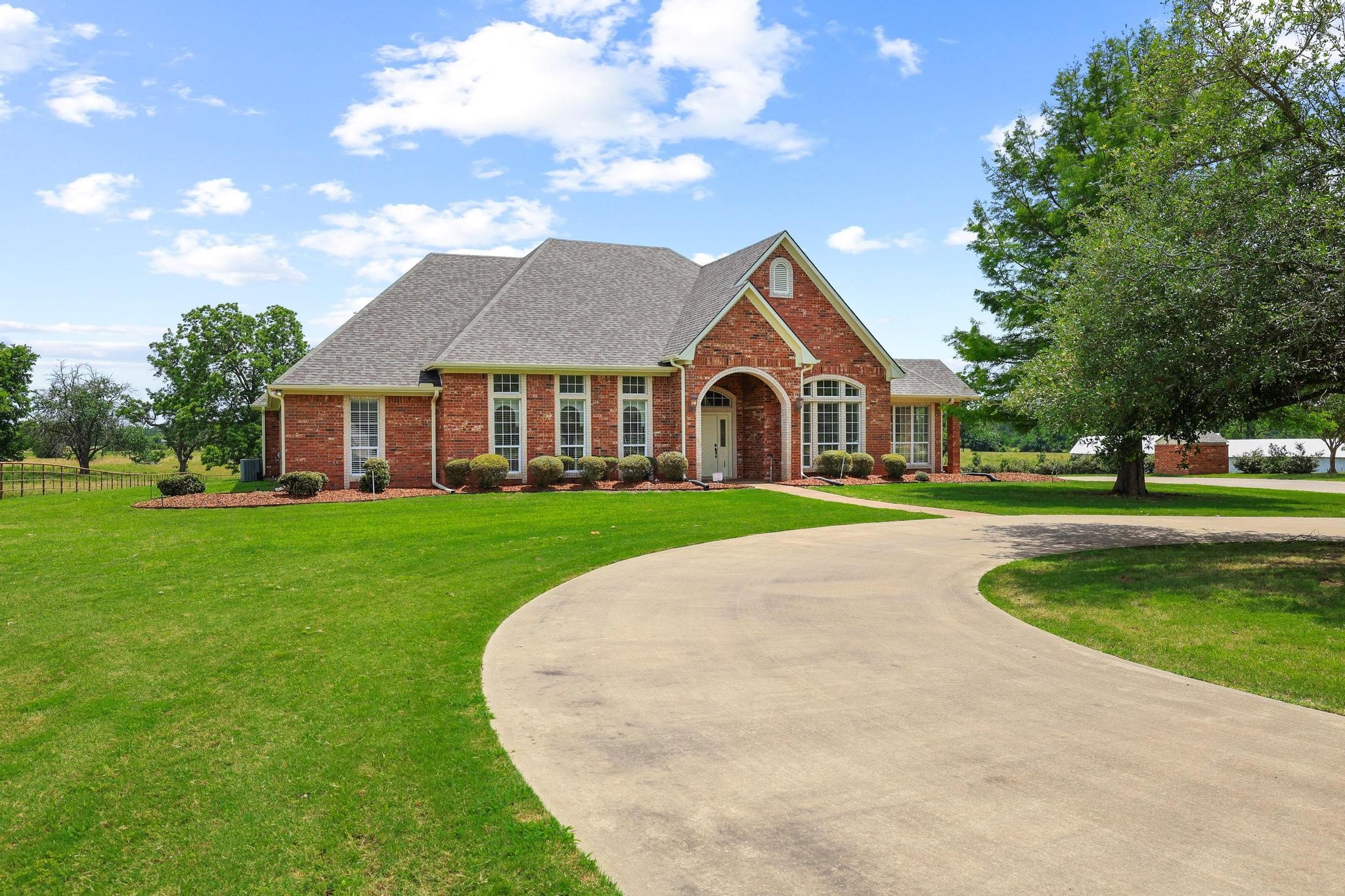 3140 Farm Road 195