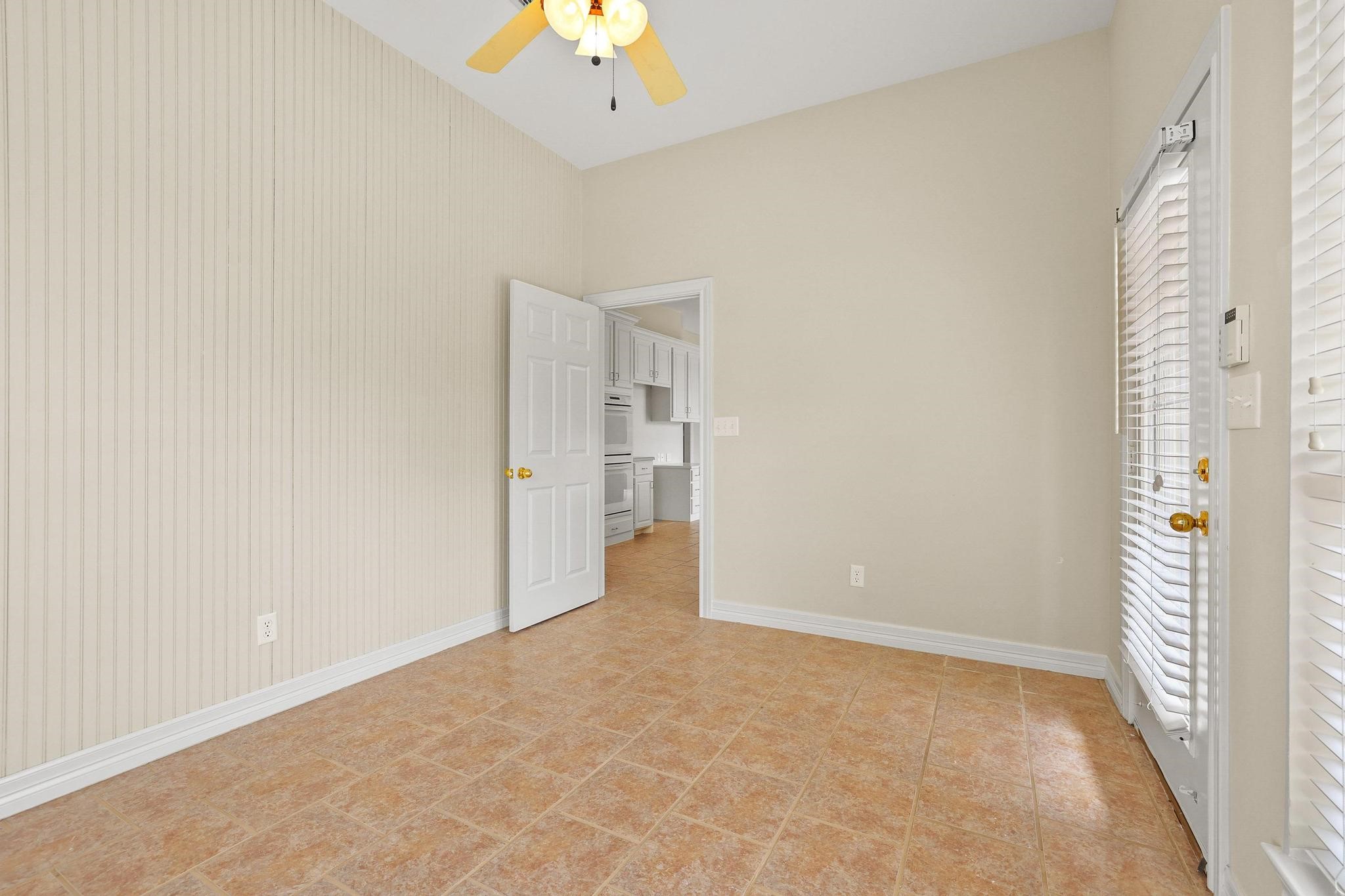 3140 Farm Road 195