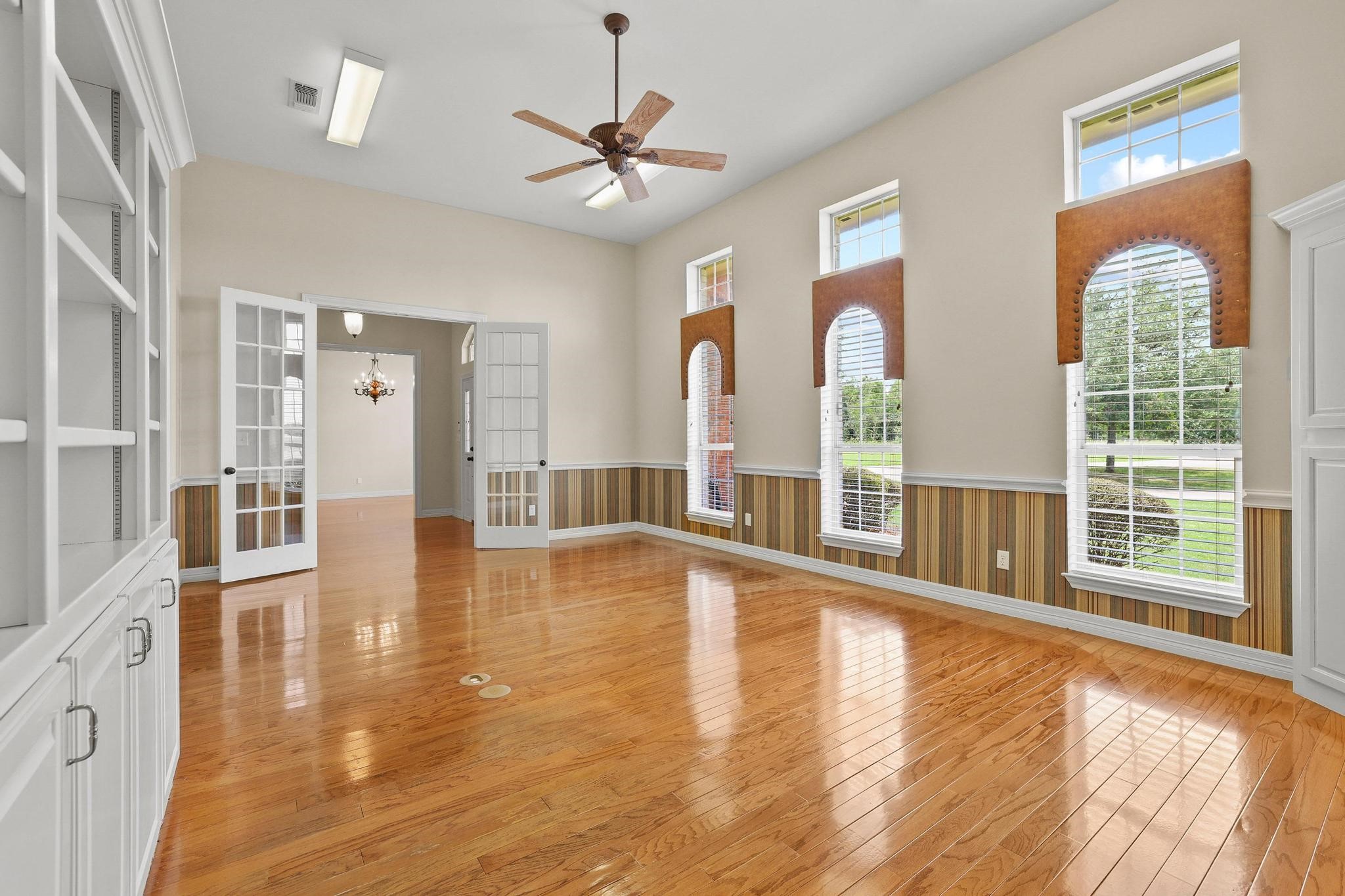 3140 Farm Road 195