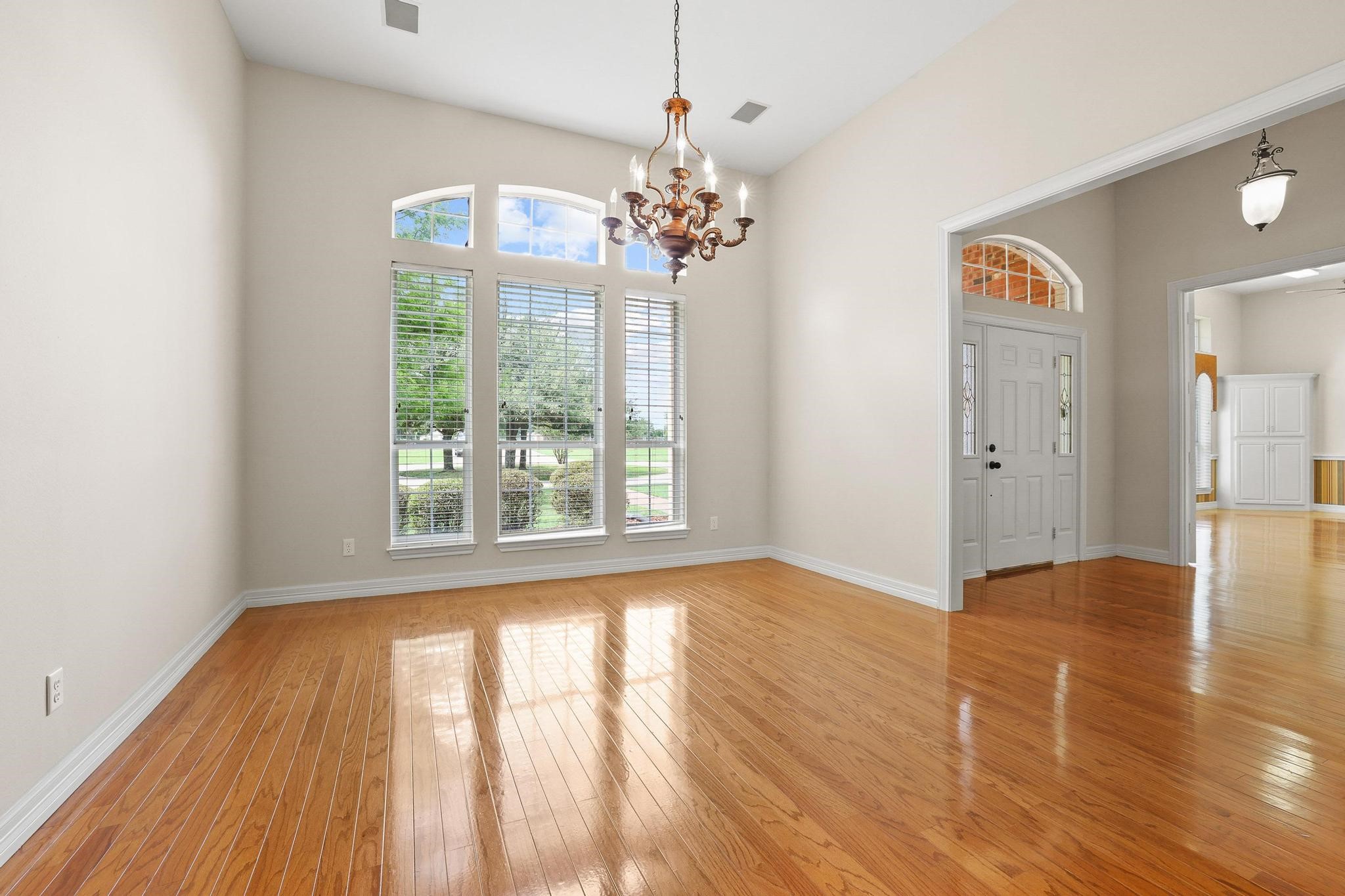 3140 Farm Road 195