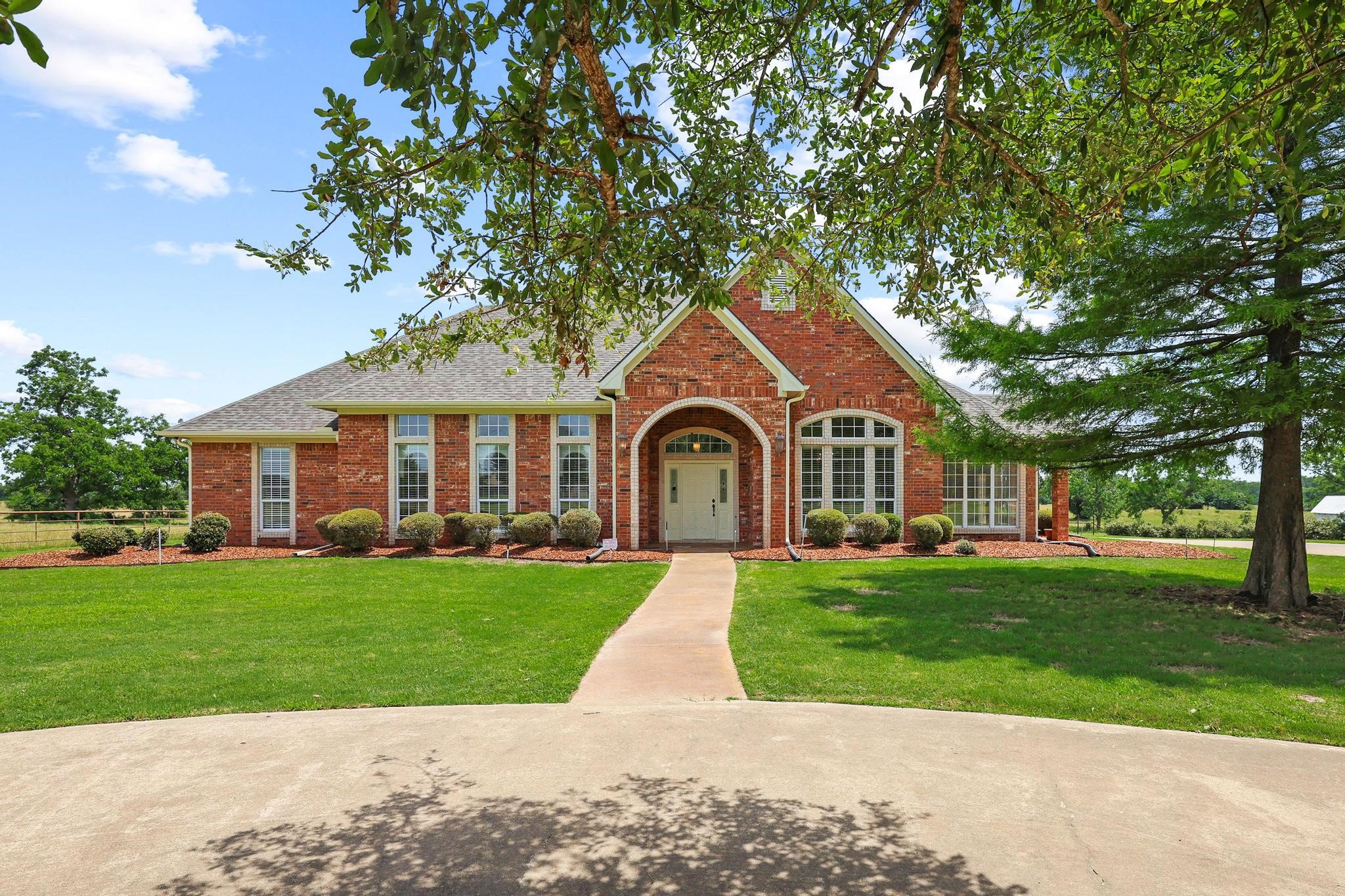 3140 Farm Road 195