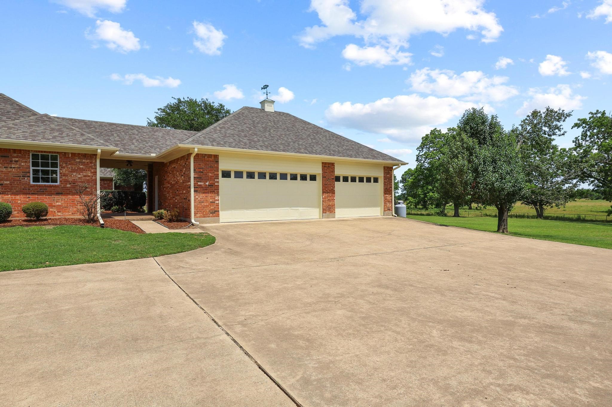 3140 Farm Road 195