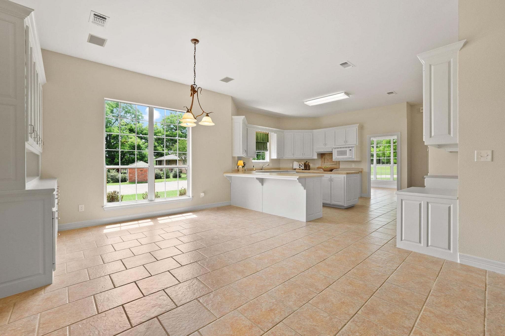 3140 Farm Road 195