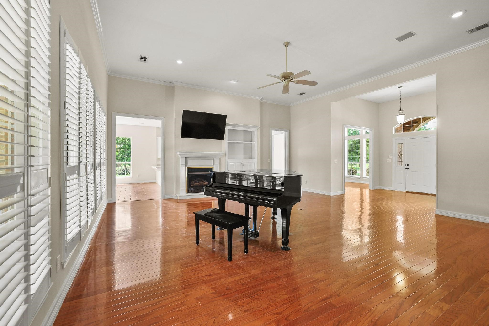 3140 Farm Road 195