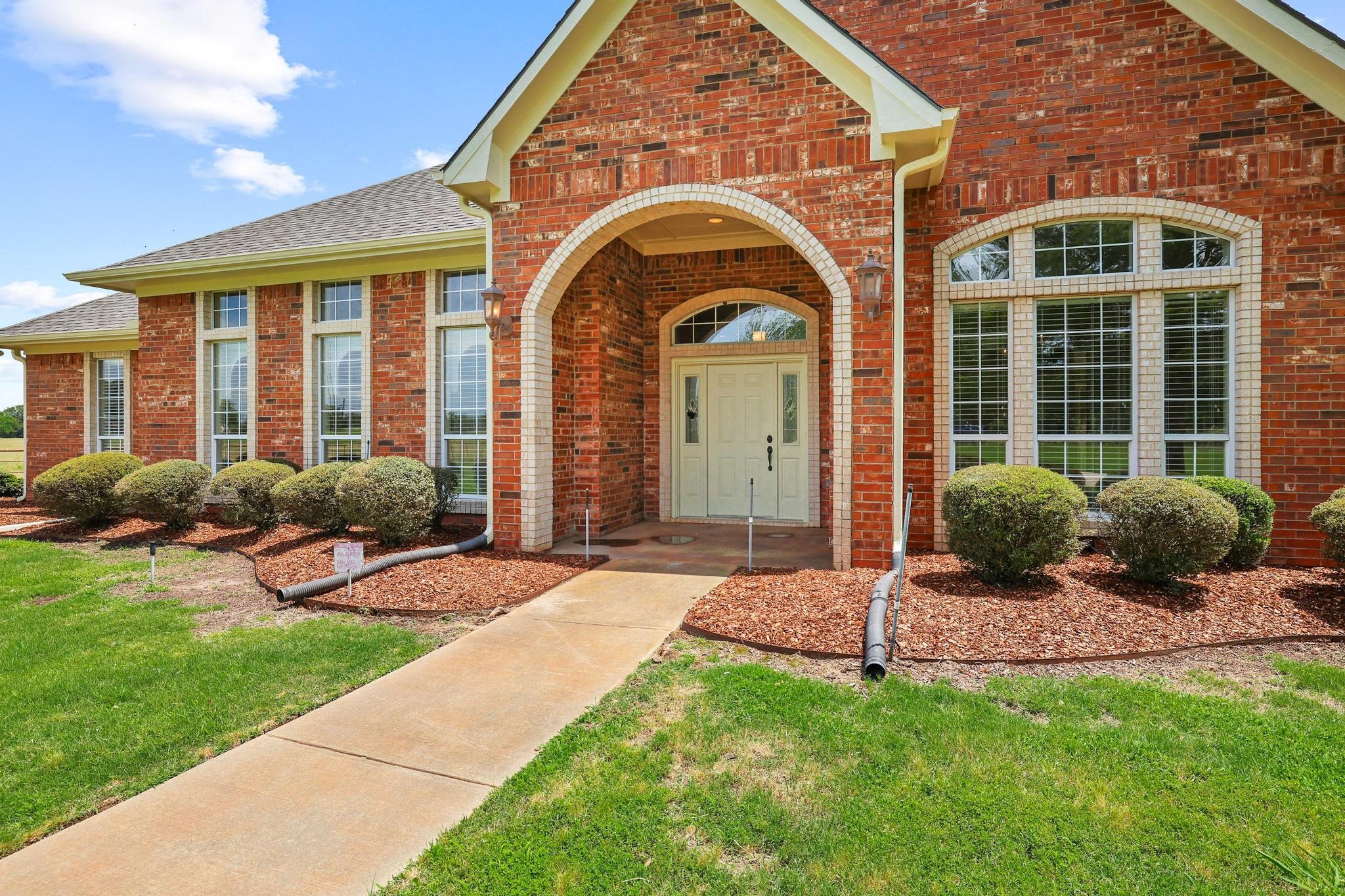3140 Farm Road 195