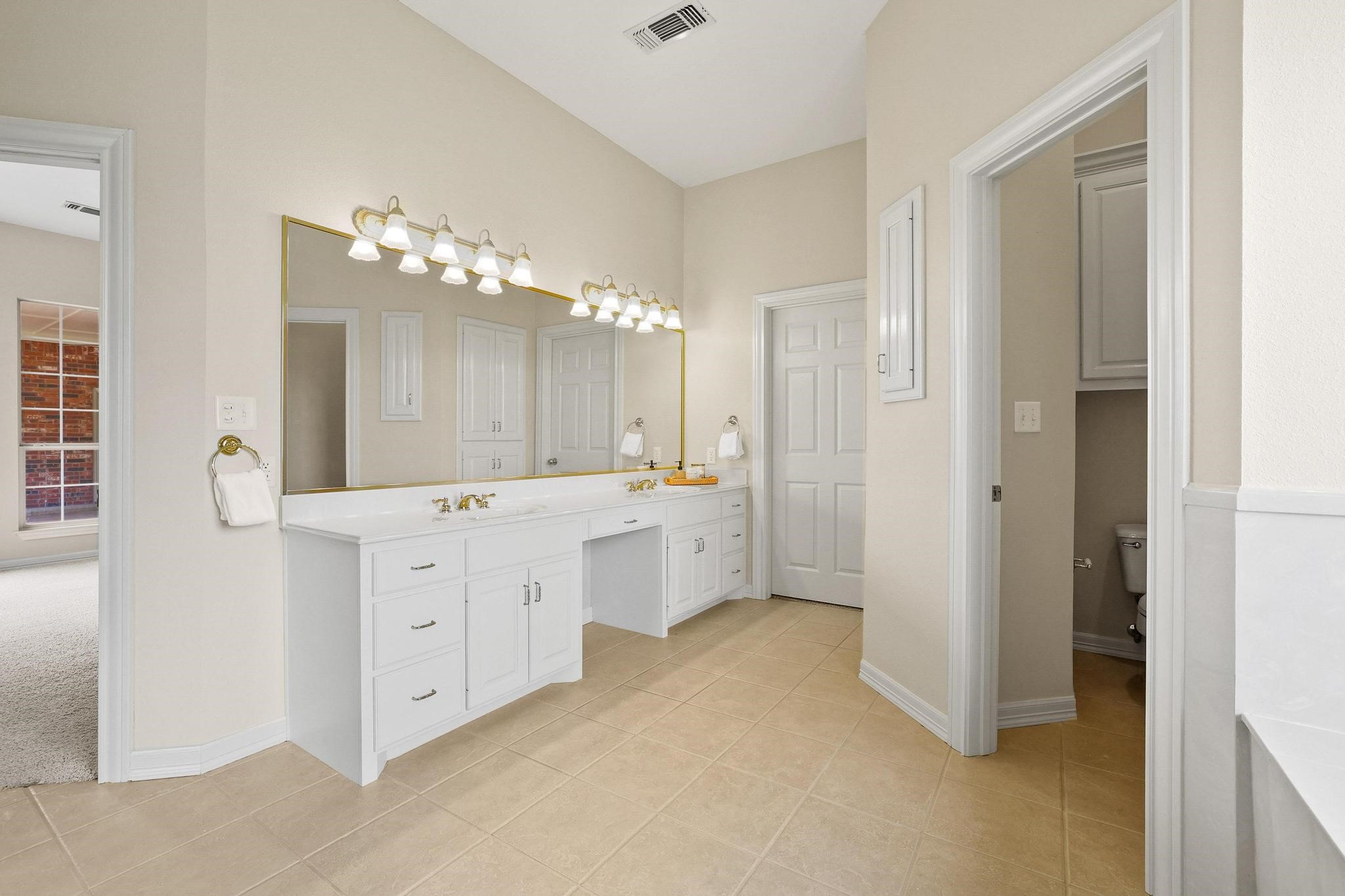 3140 Farm Road 195