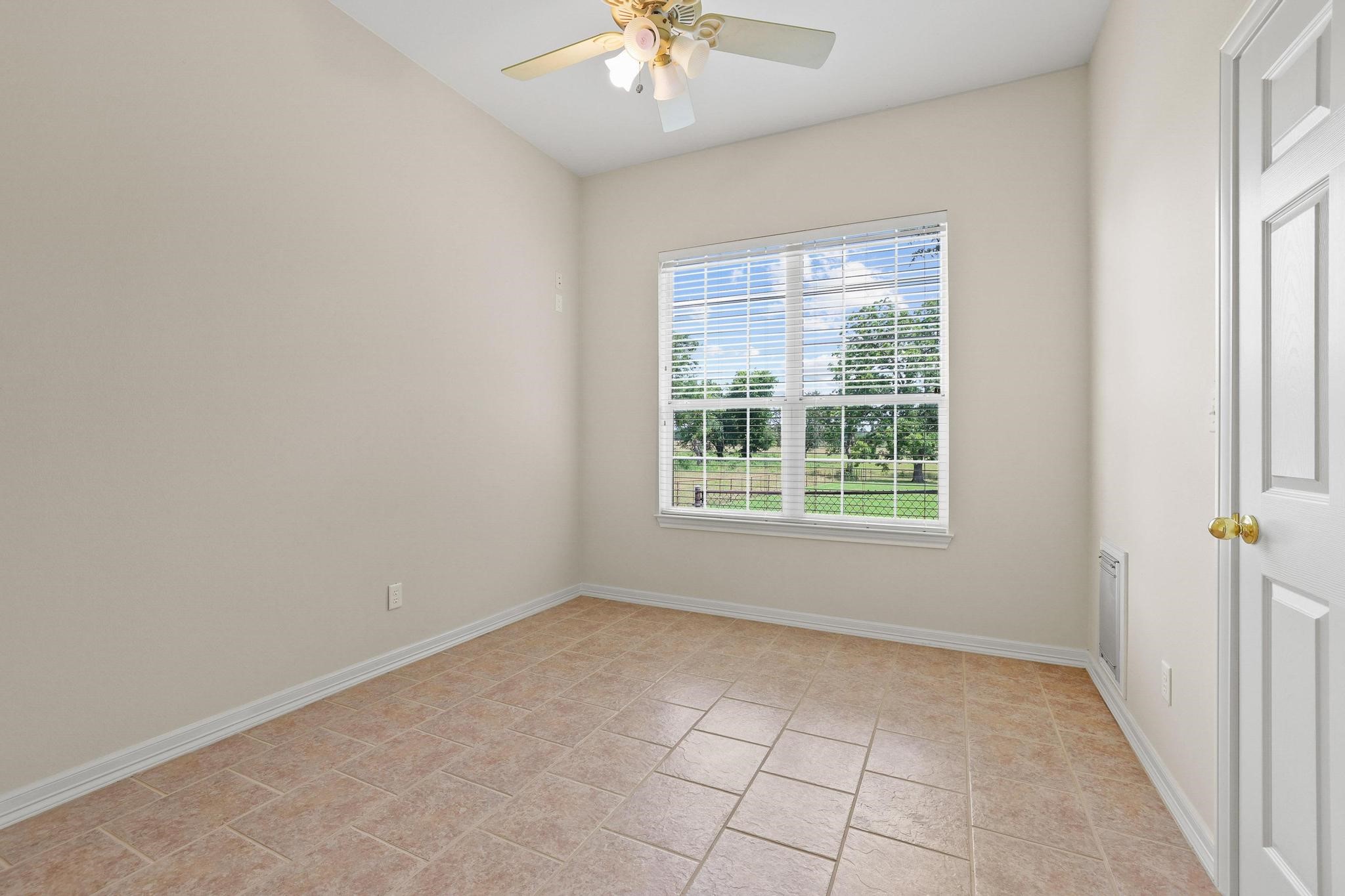 3140 Farm Road 195