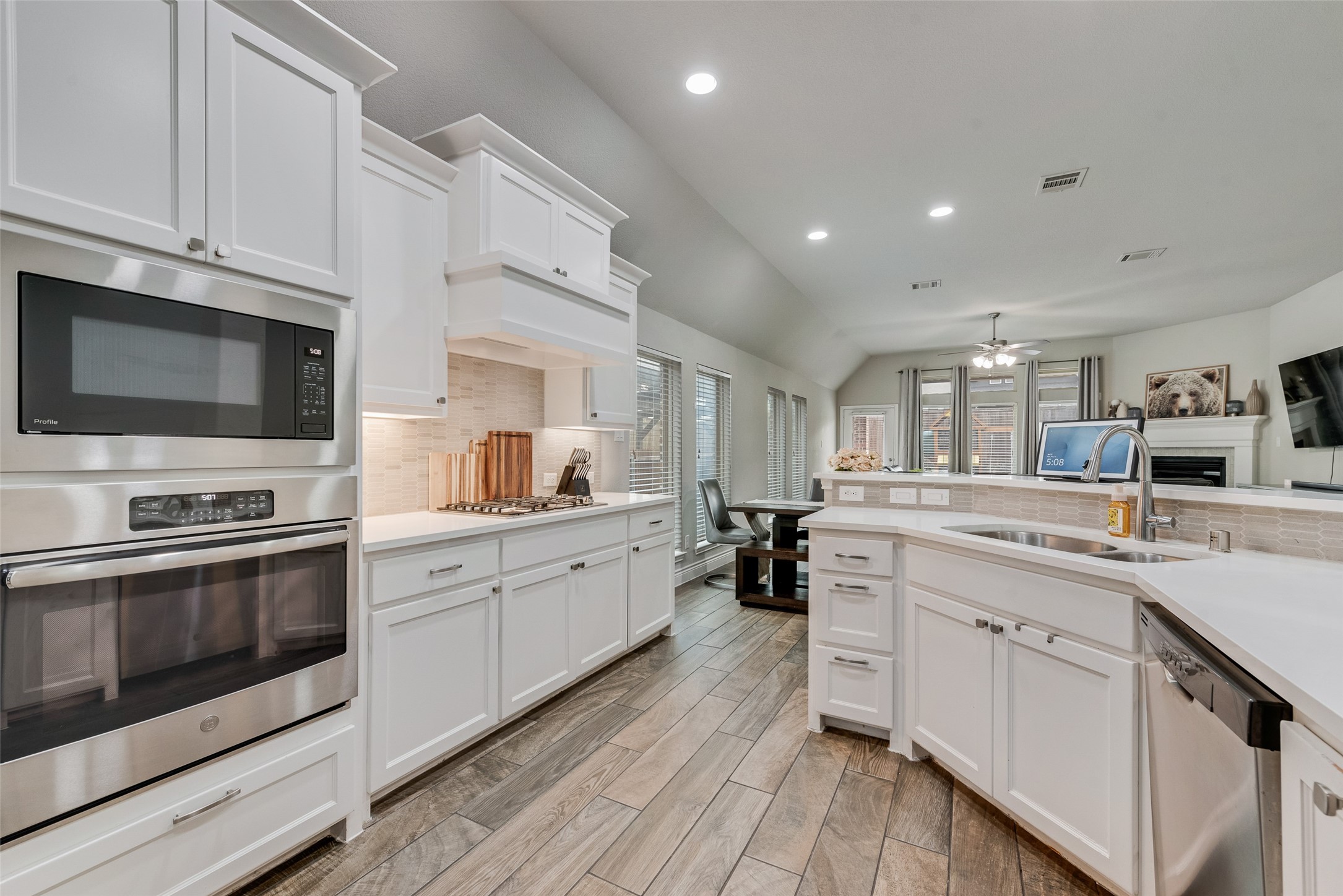 961 Canterbury Lane