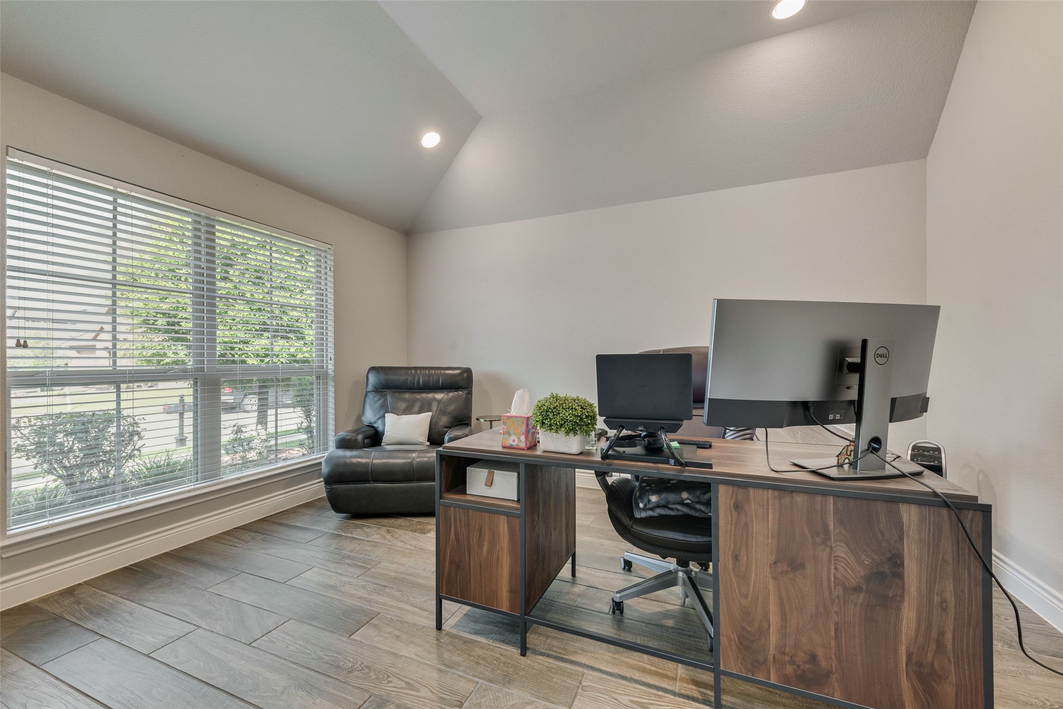 961 Canterbury Lane