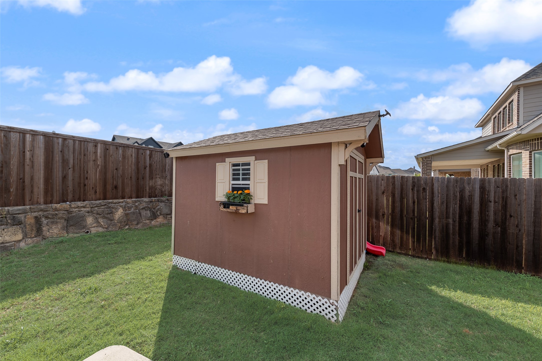 961 Canterbury Lane