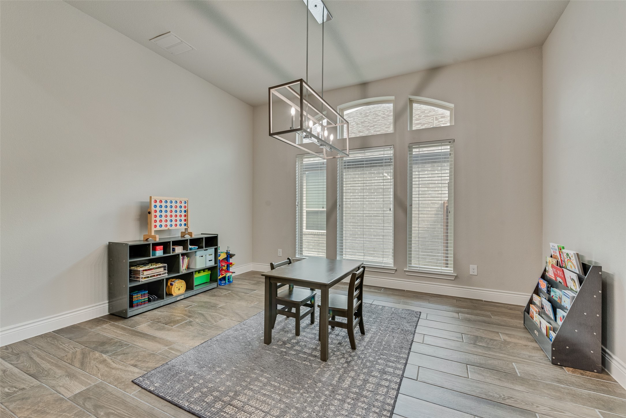 961 Canterbury Lane