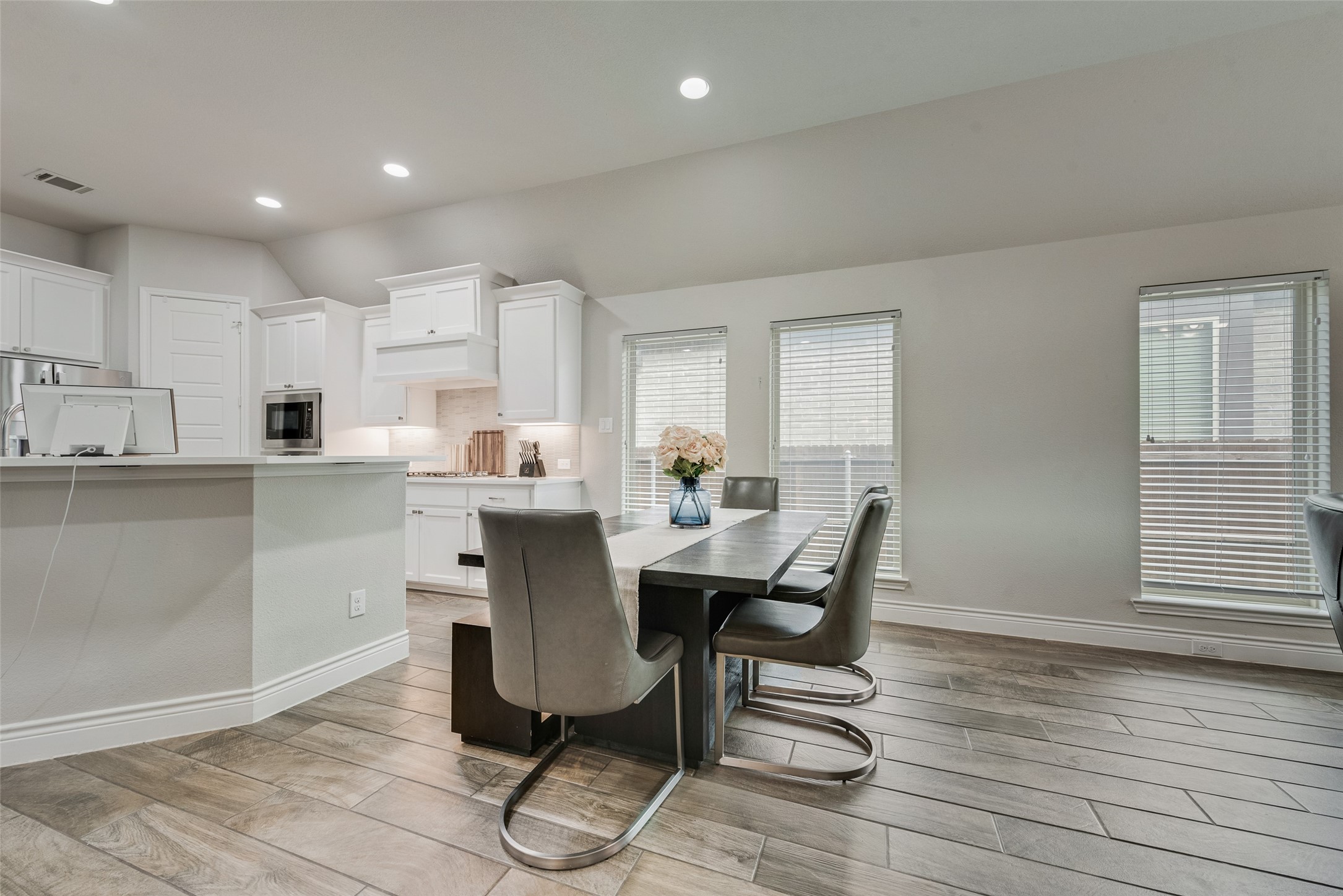 961 Canterbury Lane