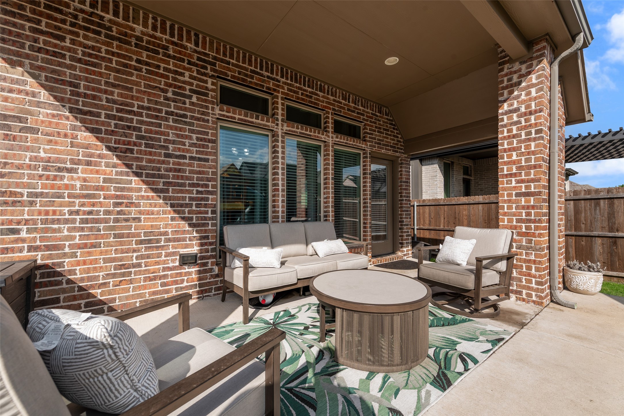 961 Canterbury Lane