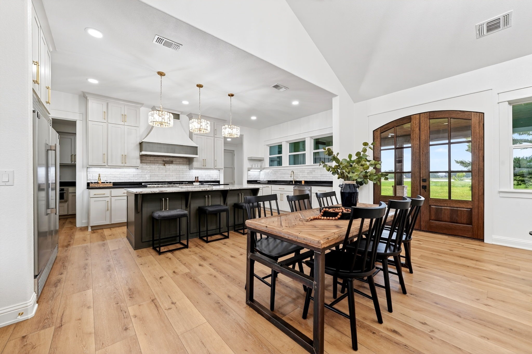 242 Private Road 2712