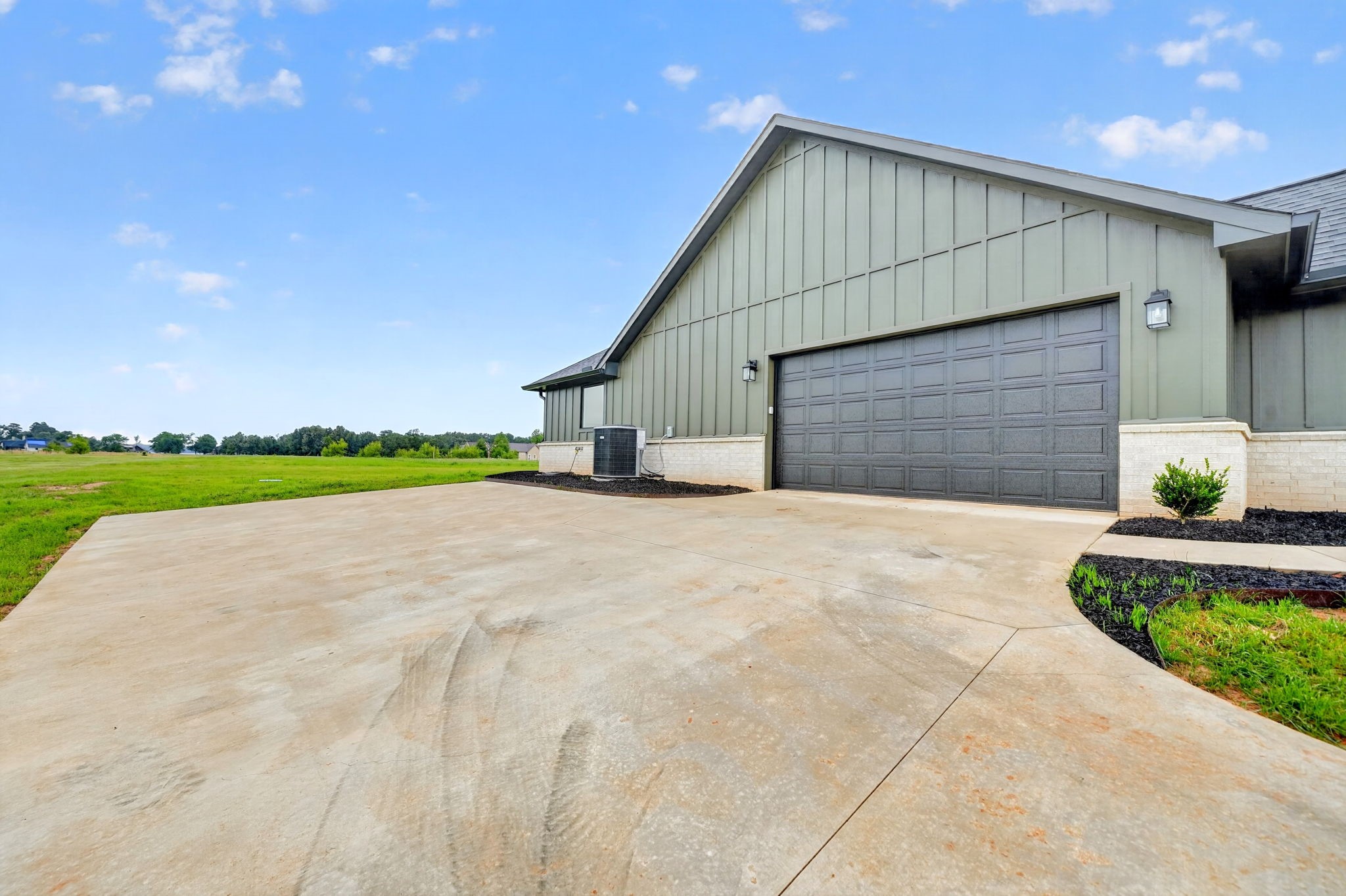 242 Private Road 2712