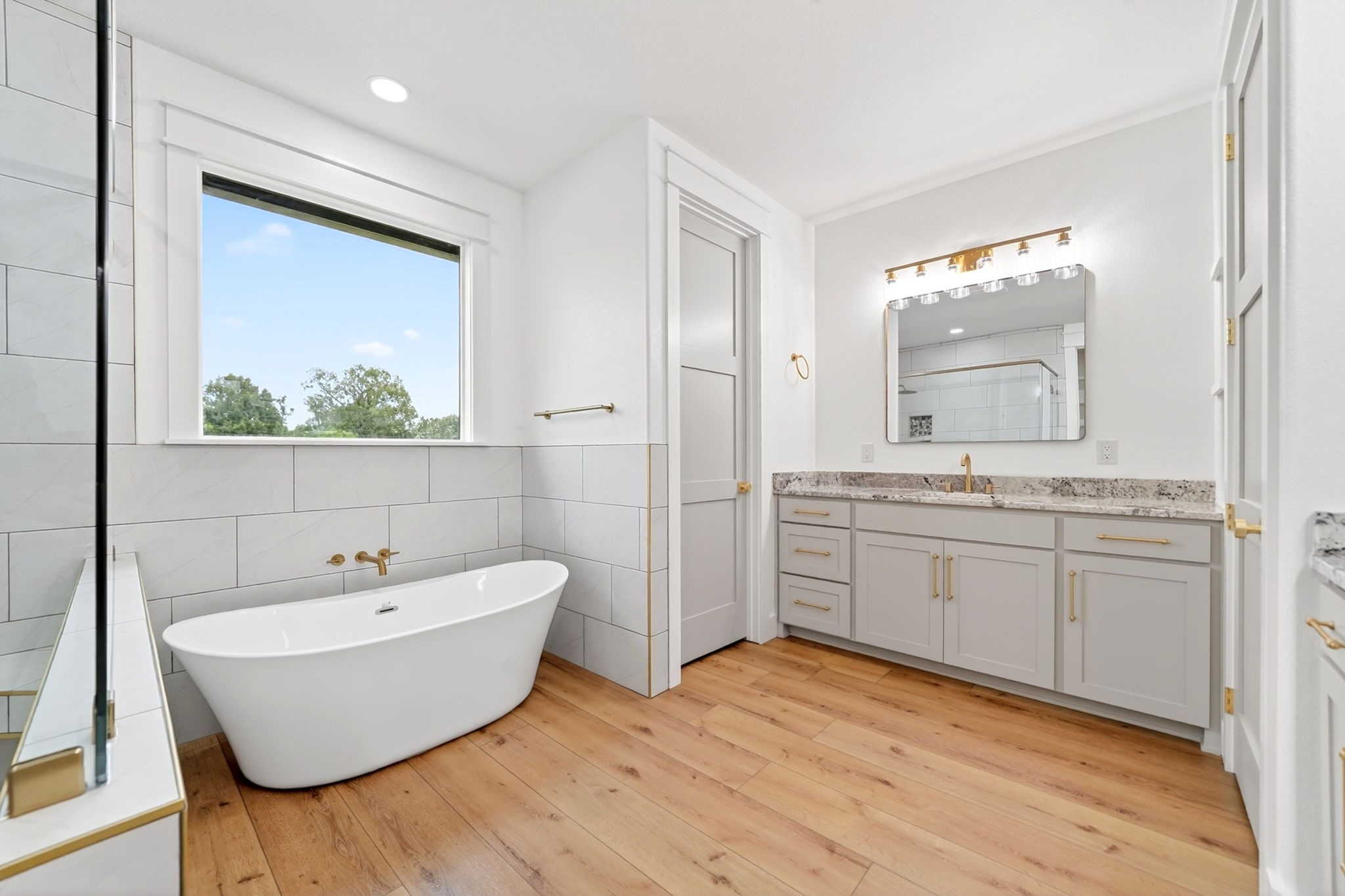 242 Private Road 2712