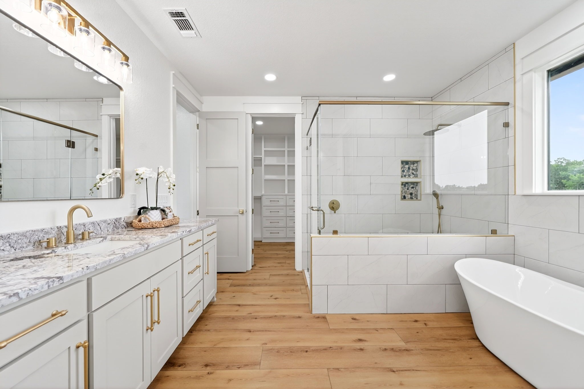 242 Private Road 2712