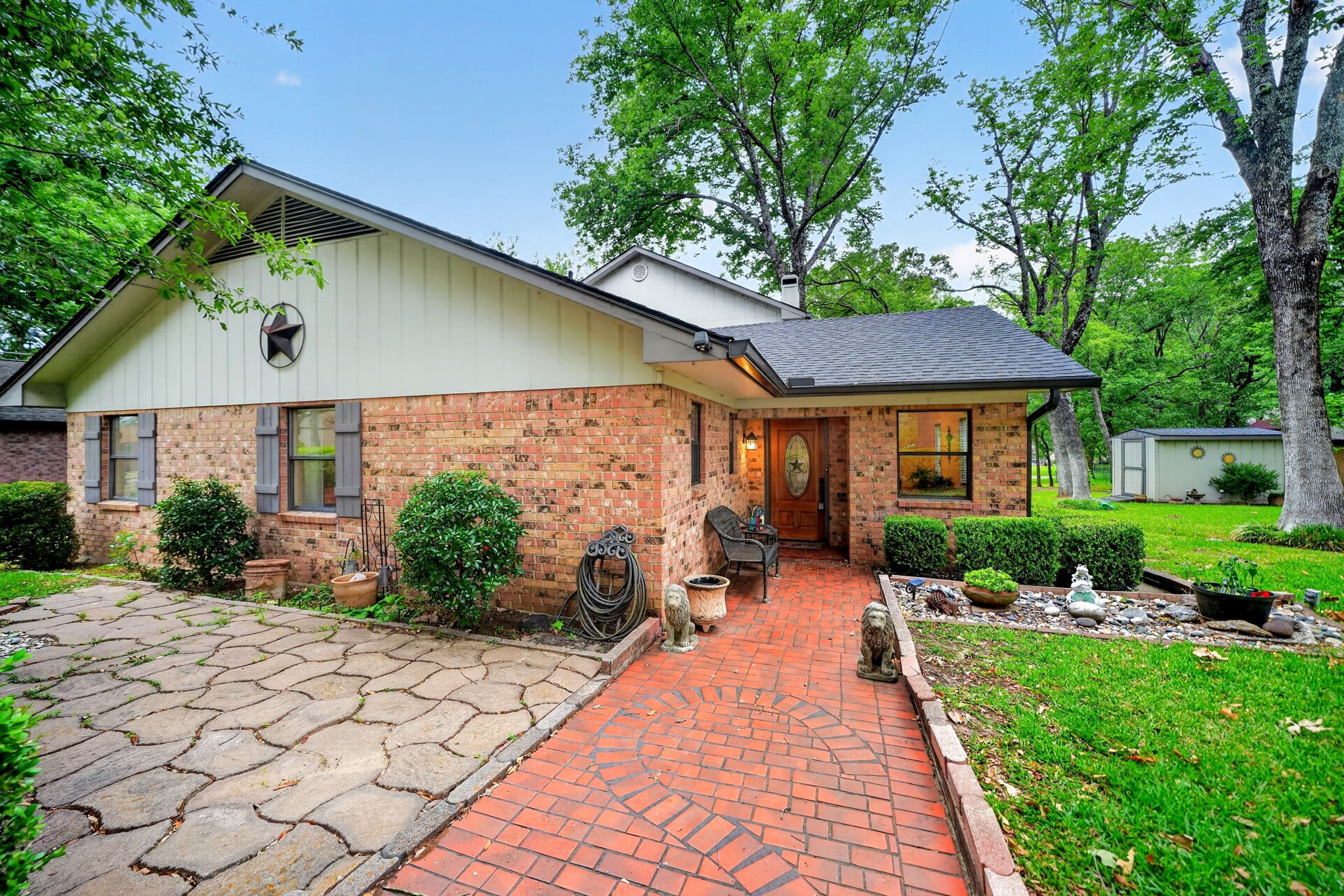 120 Turners Circle