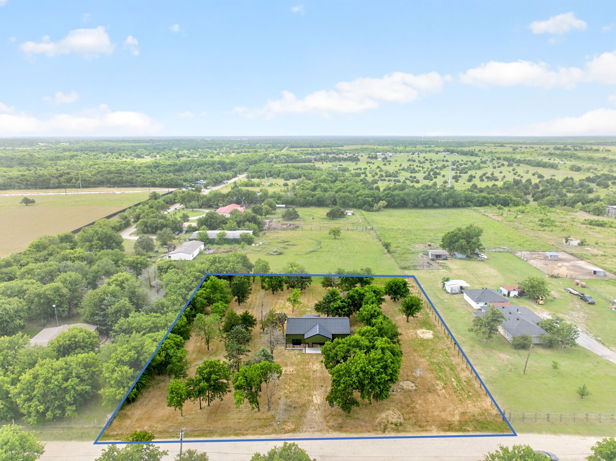887 Private Road 2283