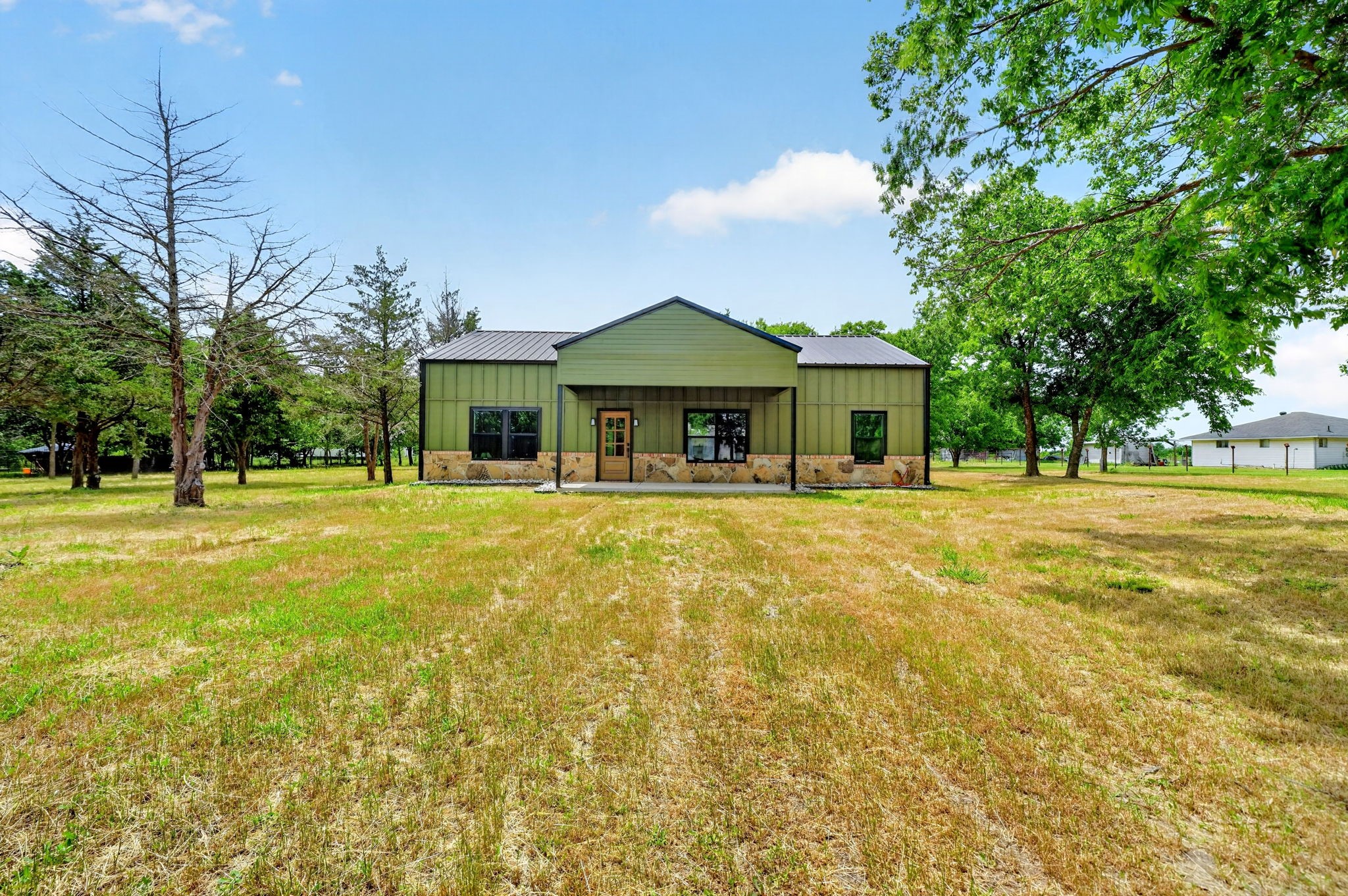 887 Private Road 2283