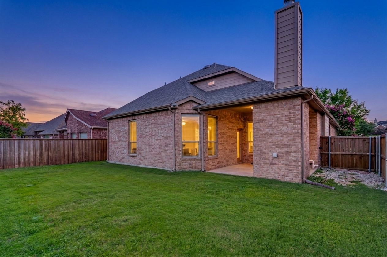 594 Louder Way