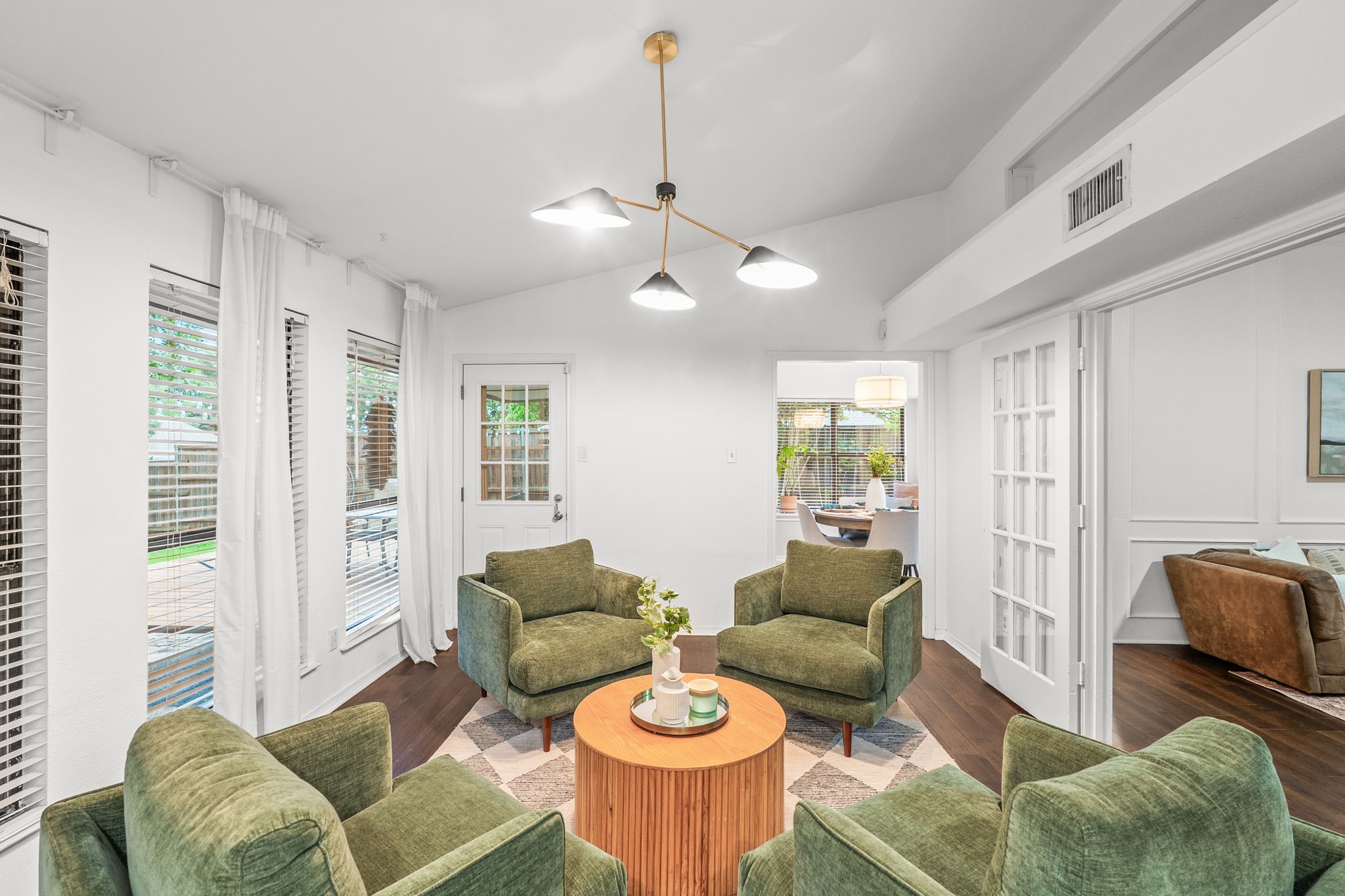 4405 Avonshire Lane