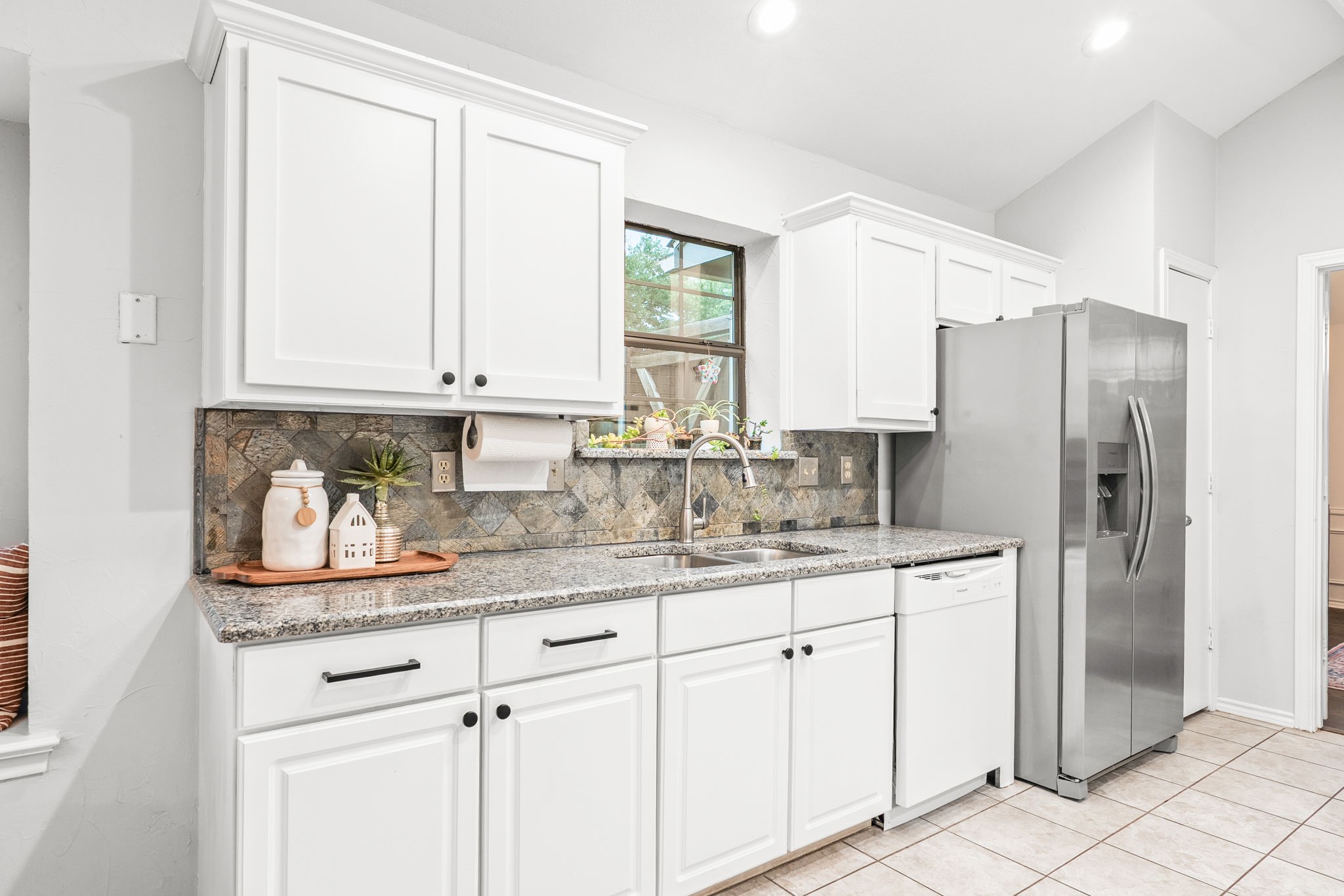 4405 Avonshire Lane