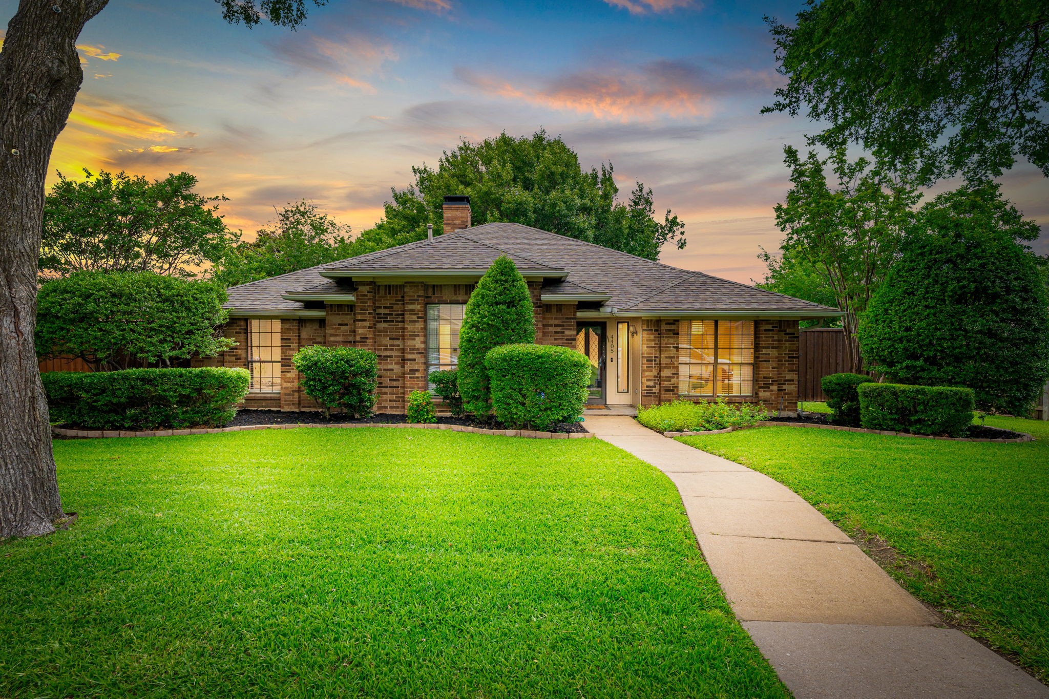4405 Avonshire Lane