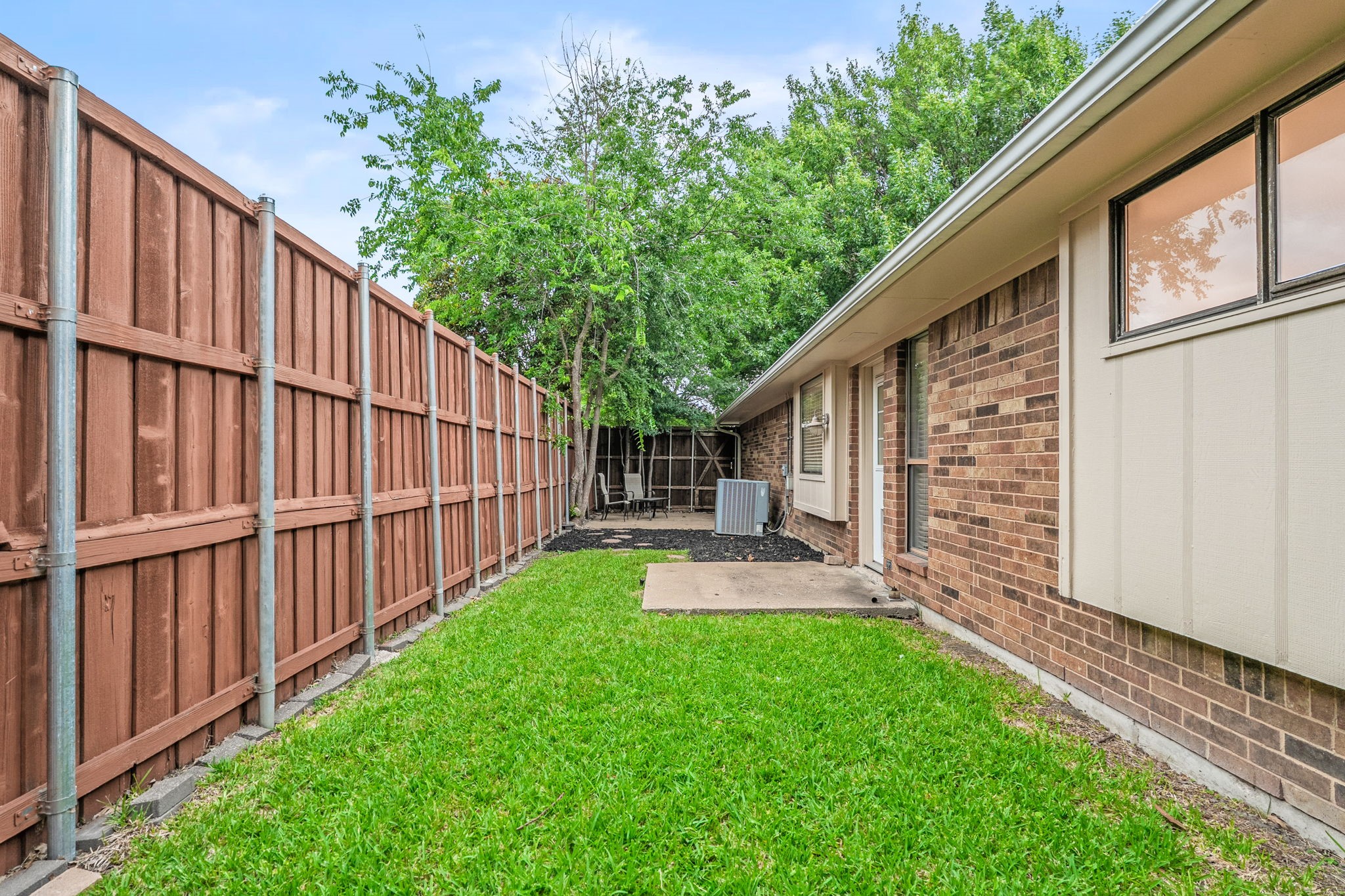 4405 Avonshire Lane