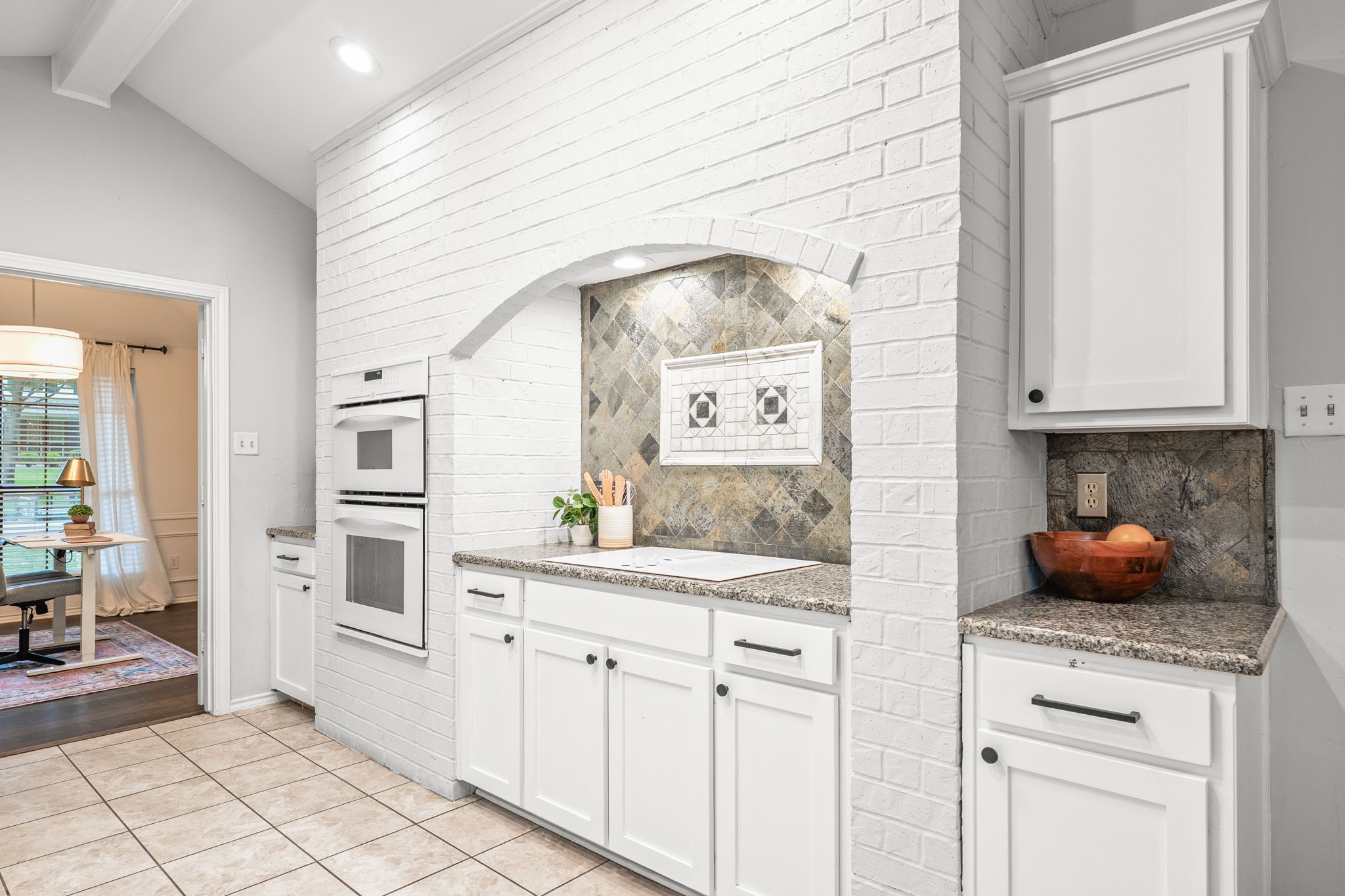 4405 Avonshire Lane