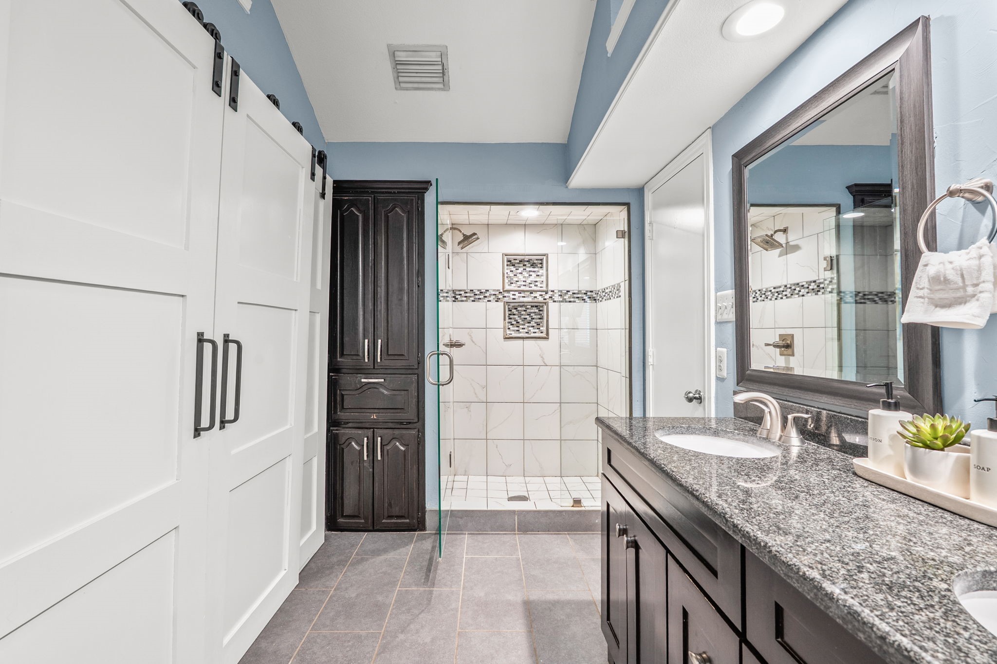 4405 Avonshire Lane
