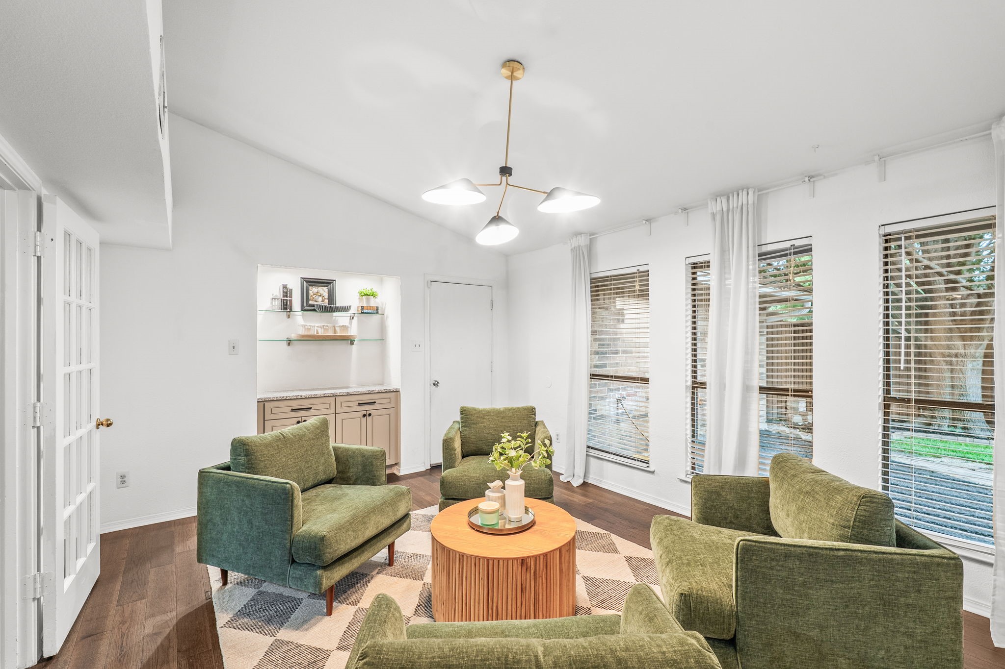 4405 Avonshire Lane