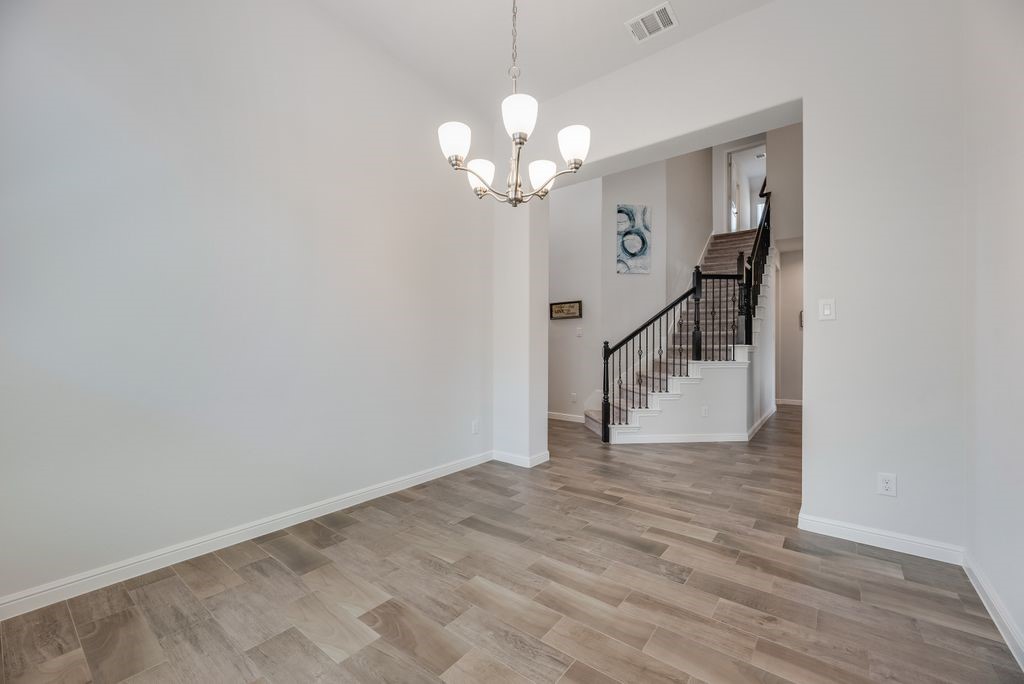 7807 Links Drive