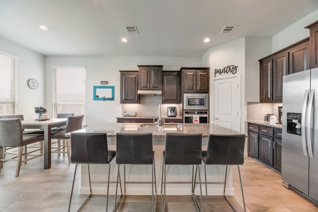 7807 Links Drive