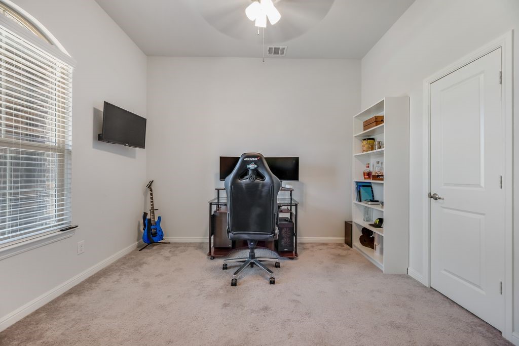 7807 Links Drive